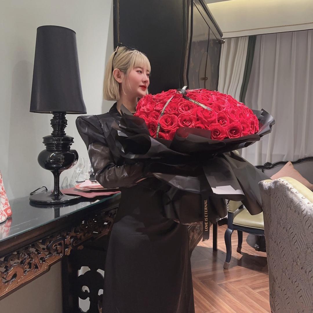 有间美舍礼服馆