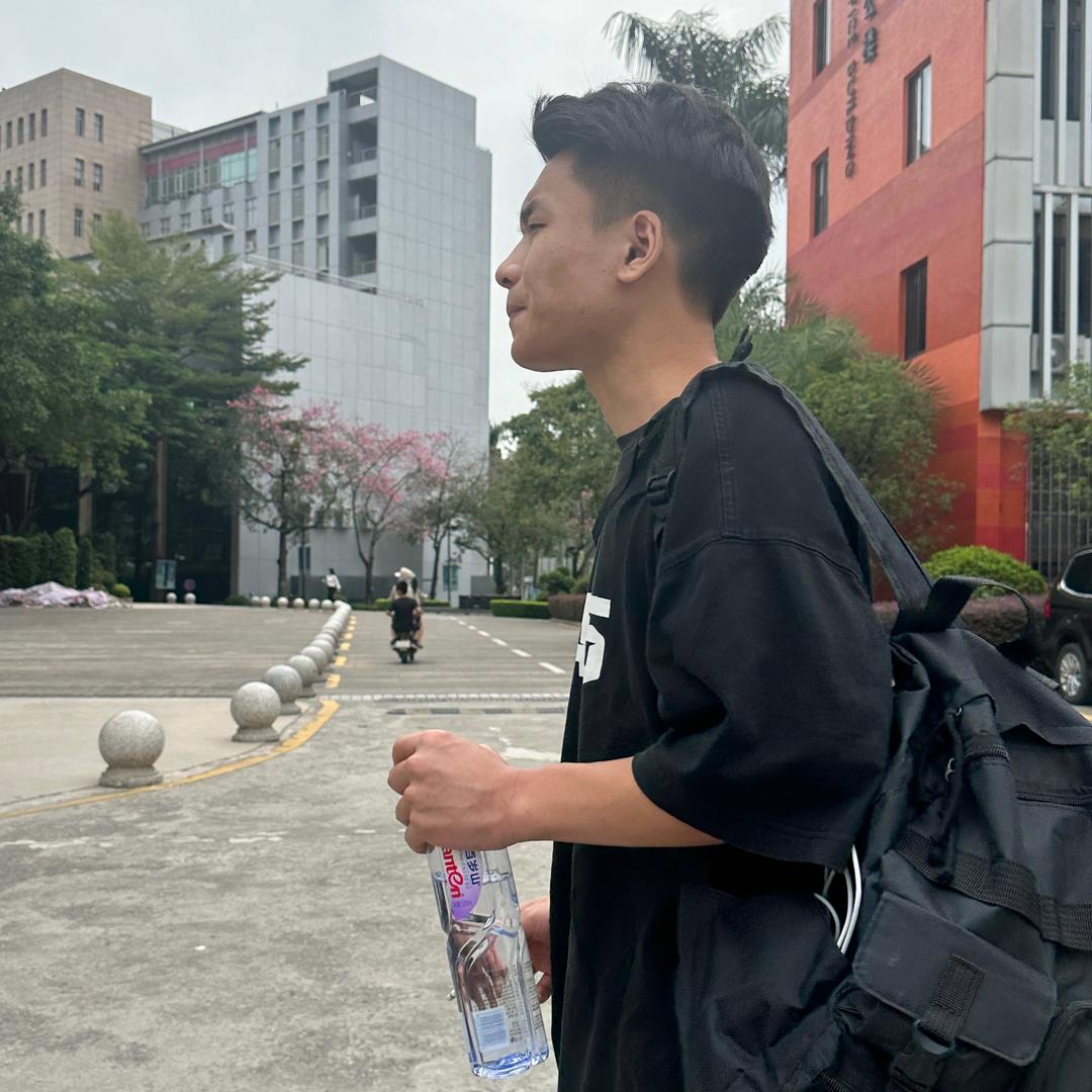 干成体馆的韦逸