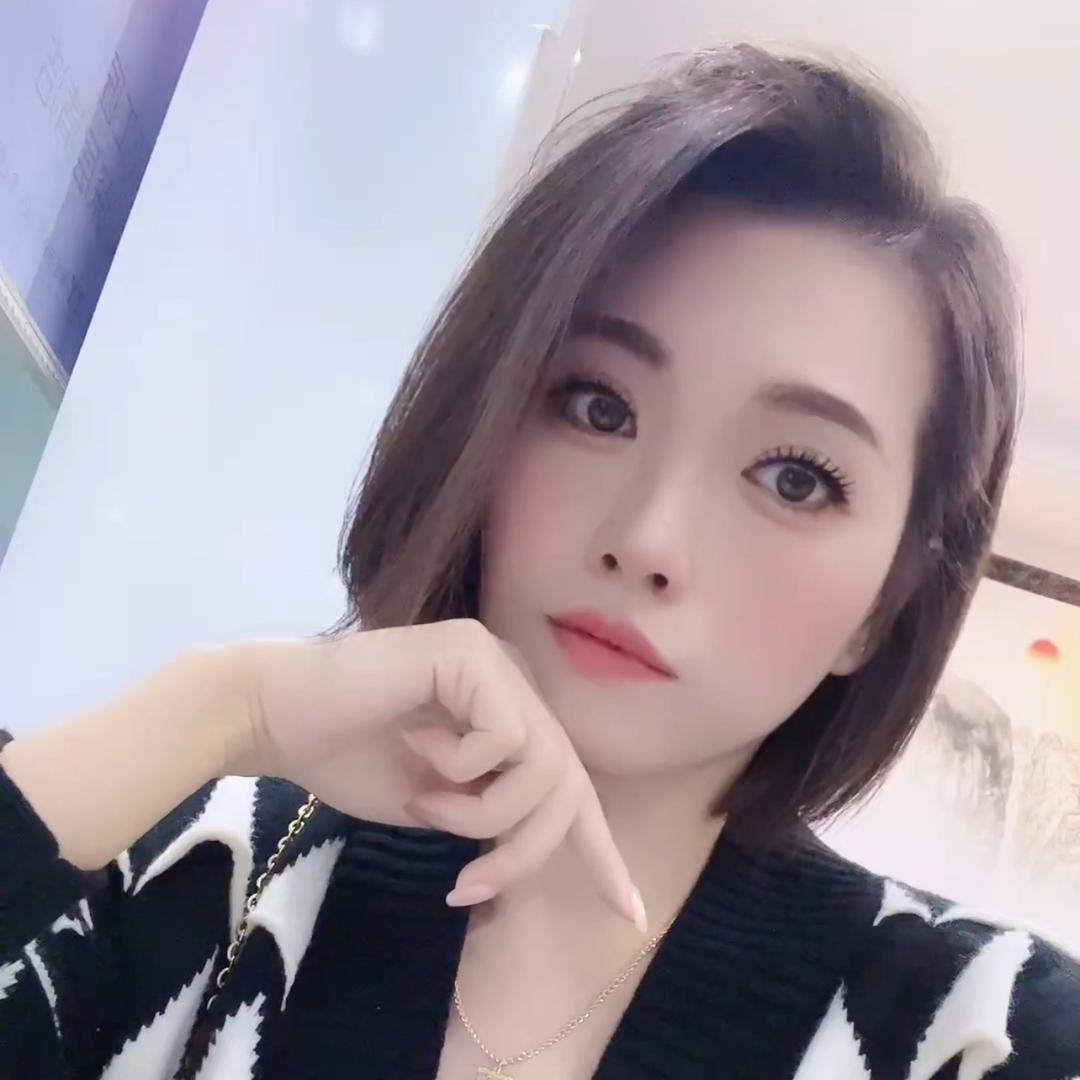 做蛋糕🎂的小姐姐