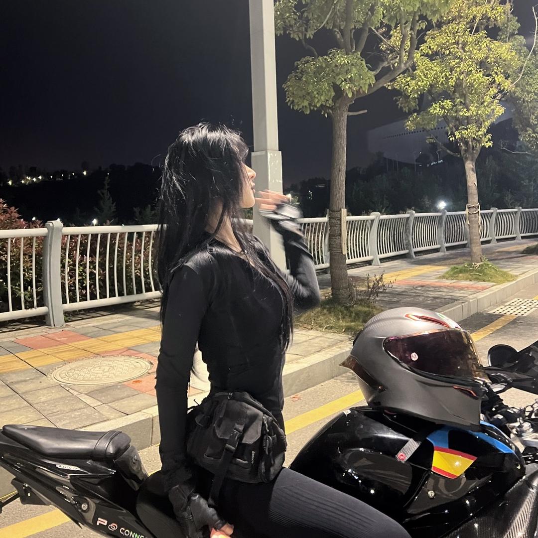 蕾欧娜.