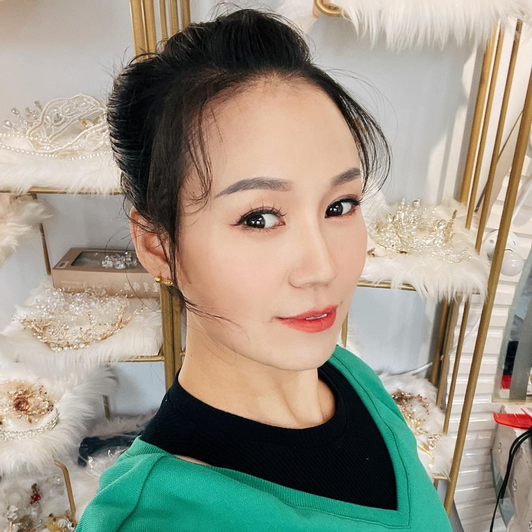 展翅翱翔