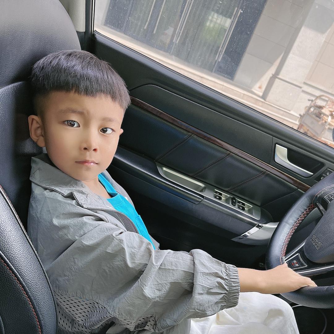 是  沐 晨 言 呀^O^