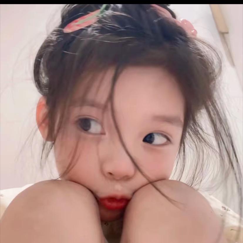 李爱笑^