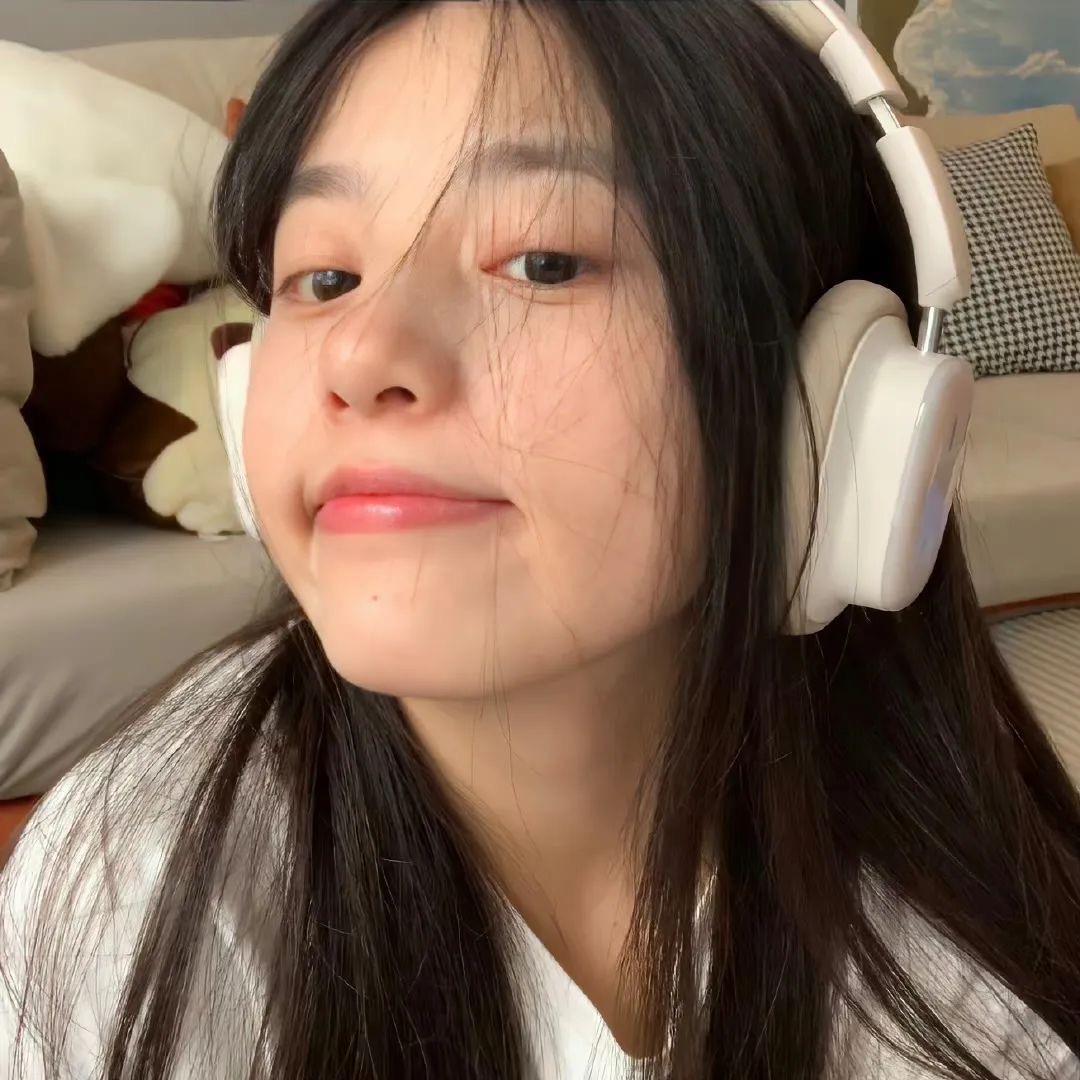 喜欢小狗还有小猫