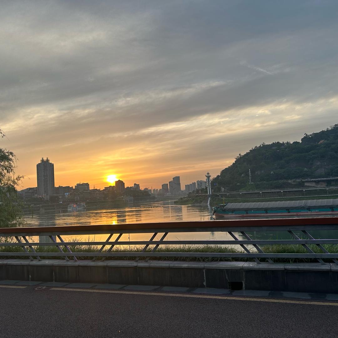 鸡蛋鸭蛋荷包蛋