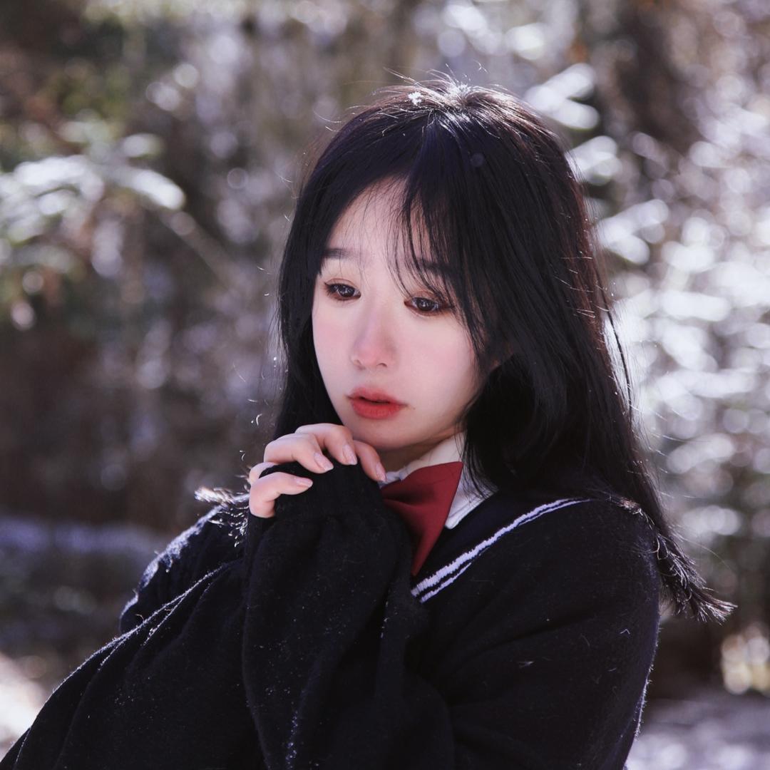 瑗瑗（求给我2000粉）