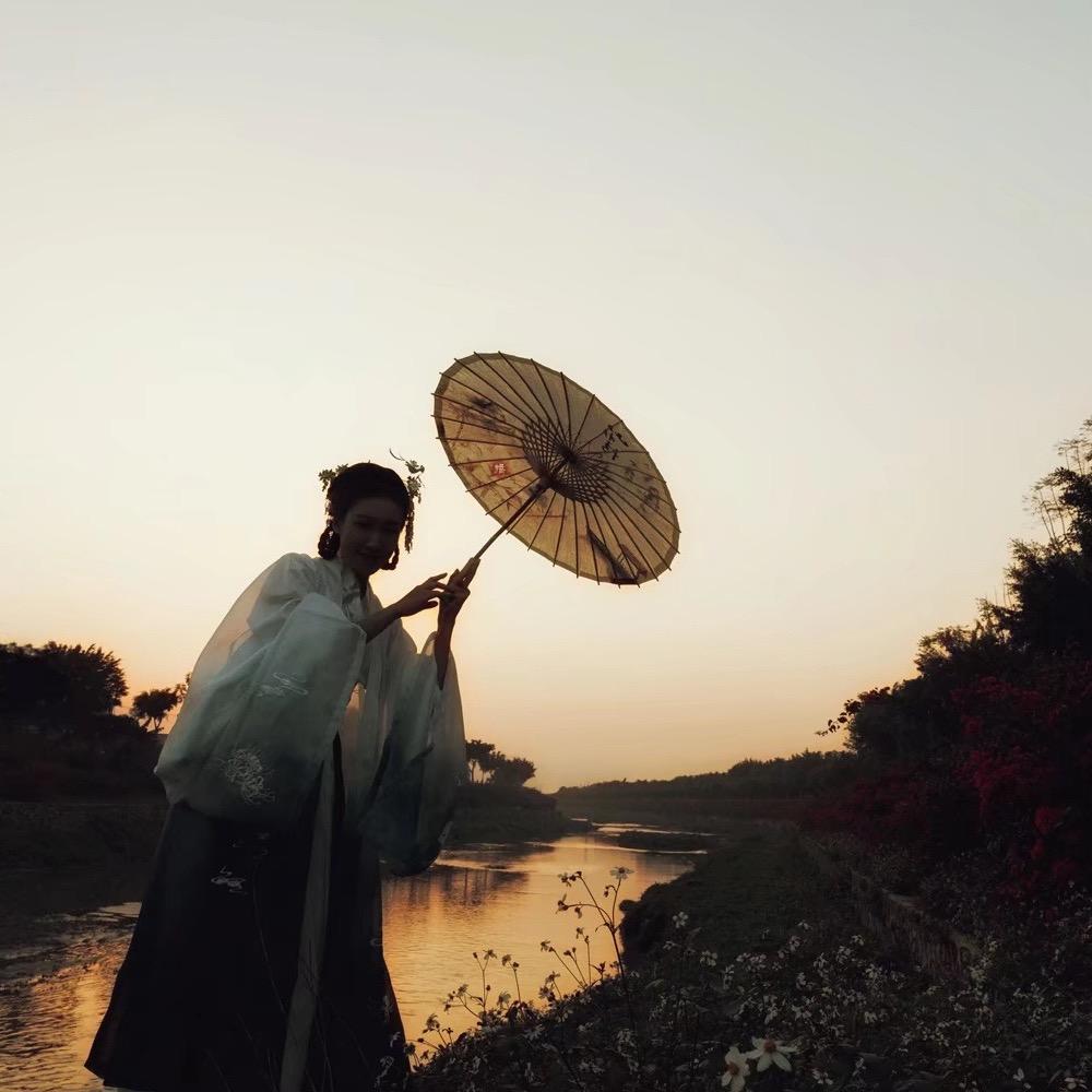汉服特效师小桥