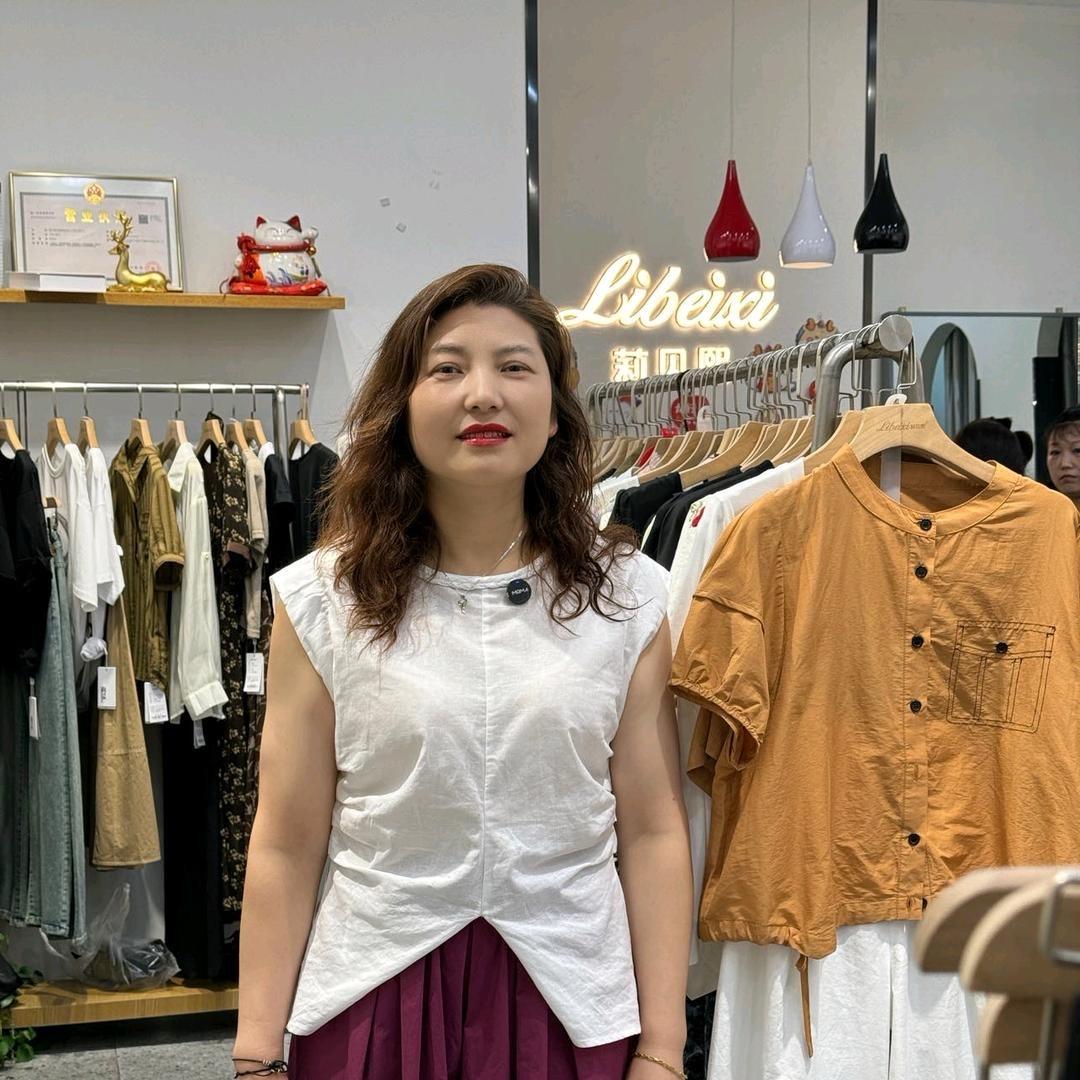 镇江润州大润发莉贝熙女装