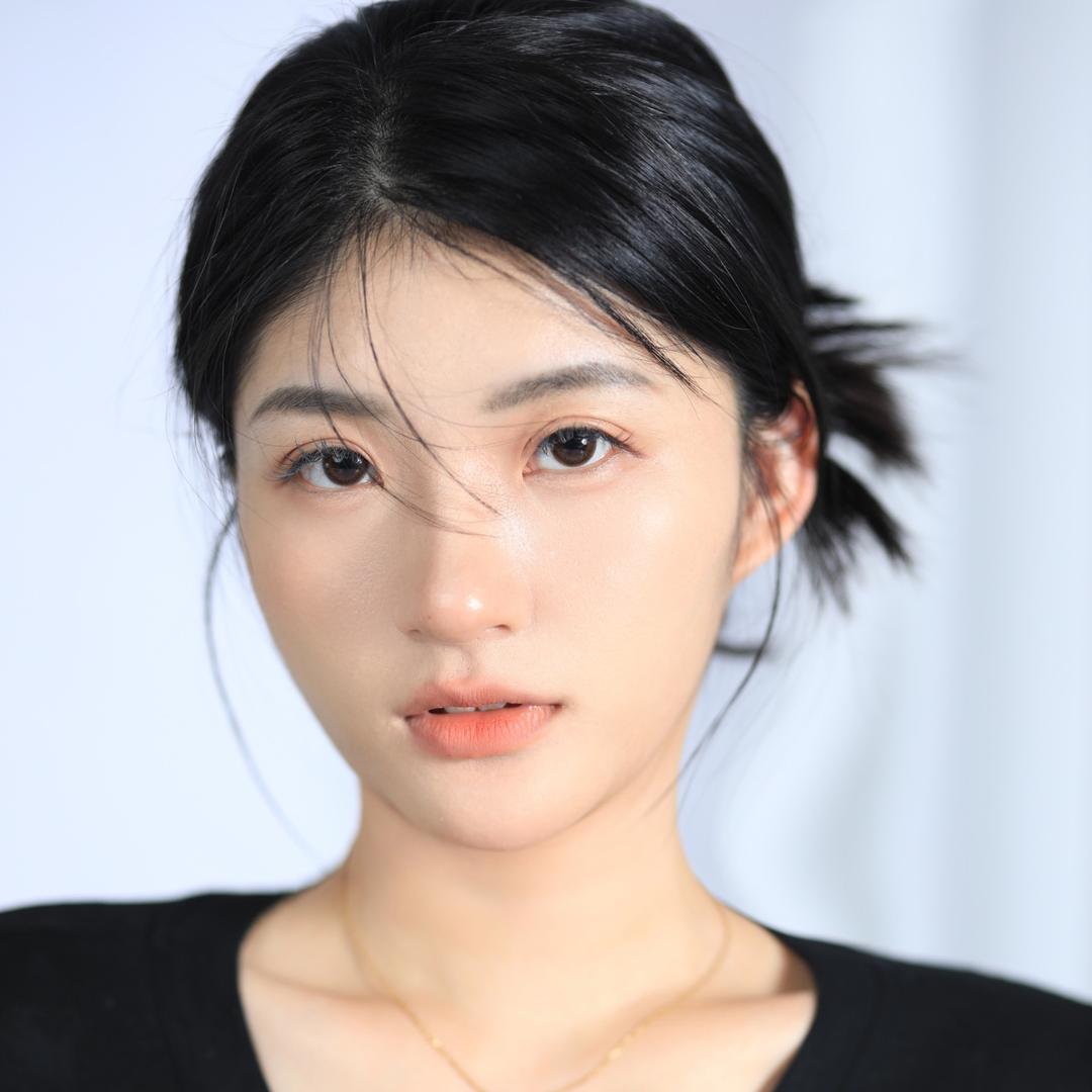 周粥Yina