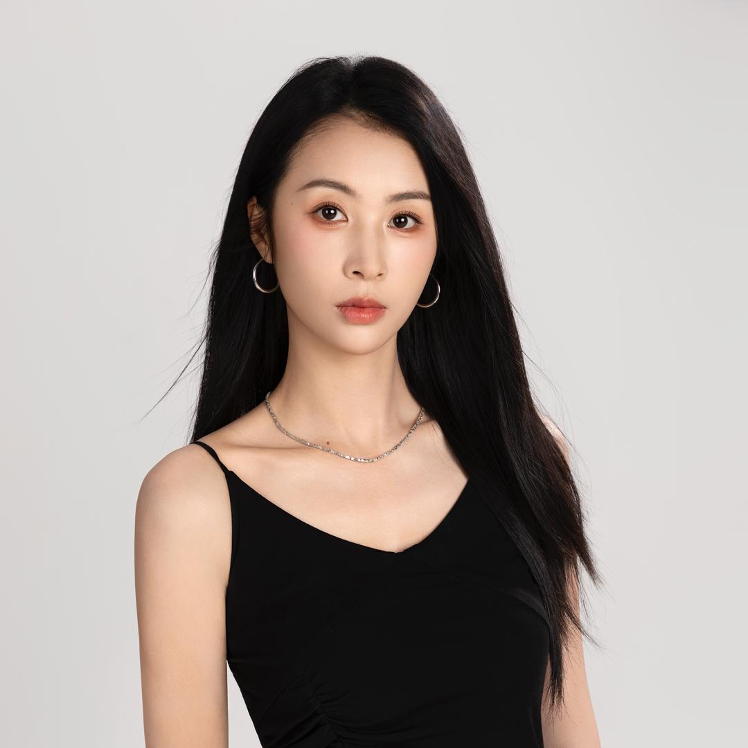 演员段依依