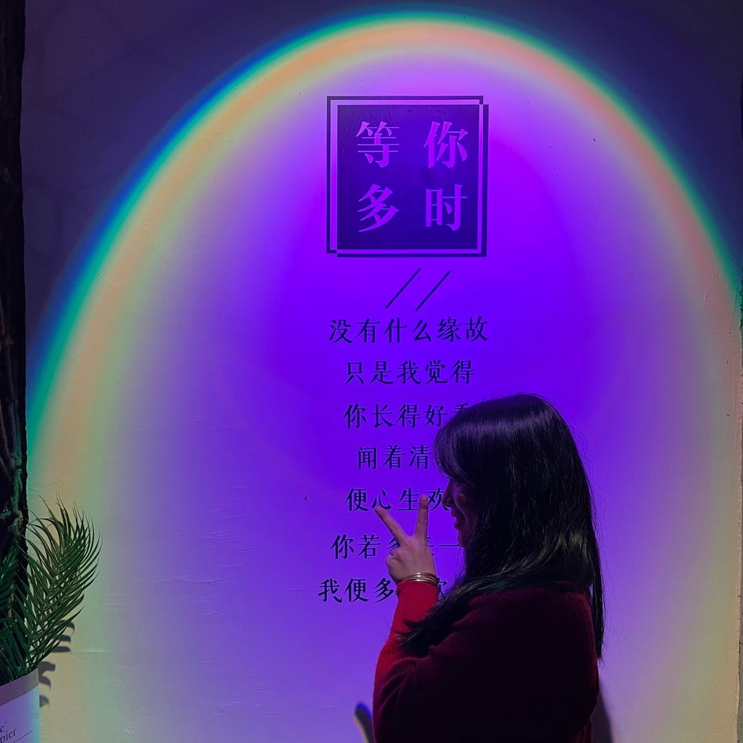 万紫千红服装店（东二市121号）