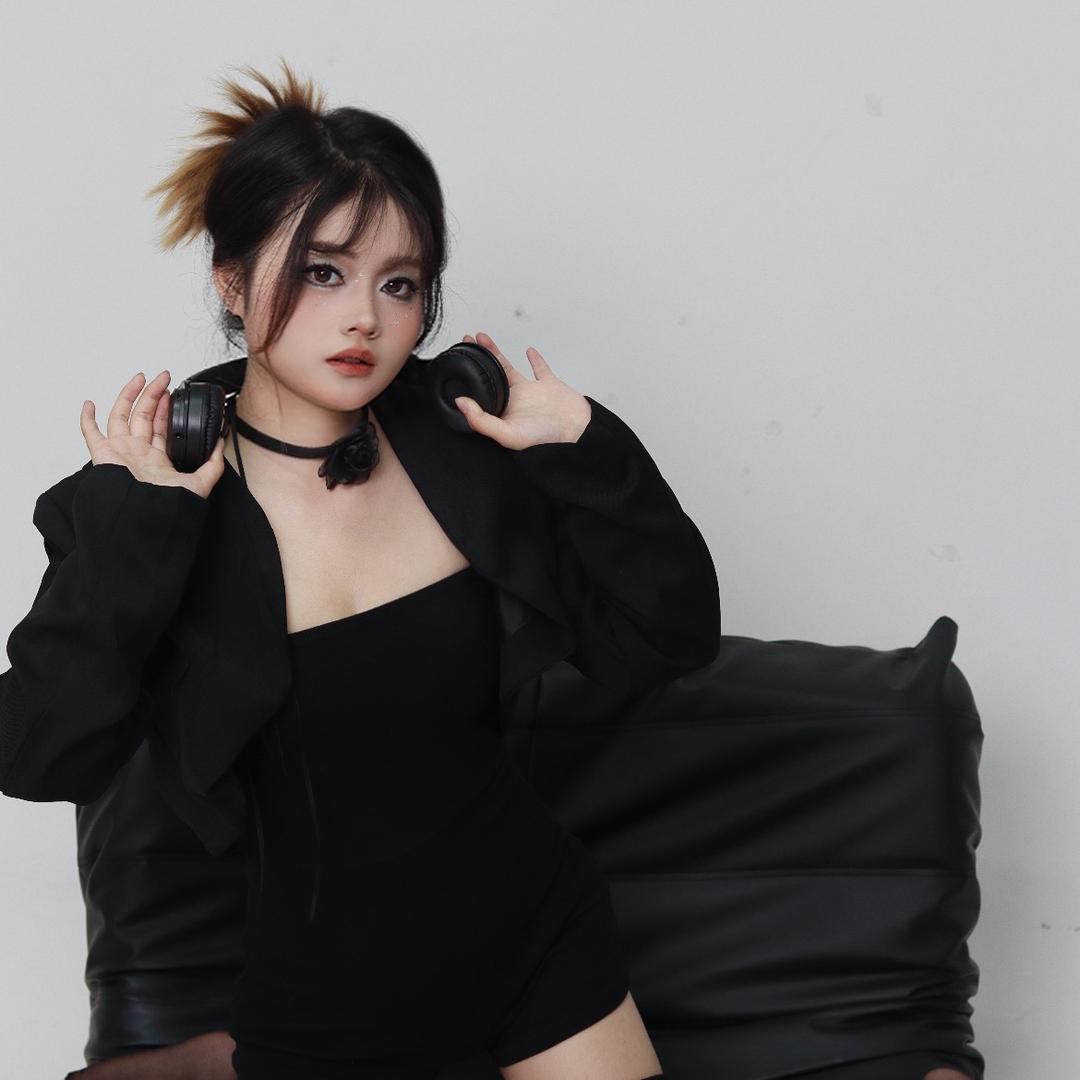 月 亮
