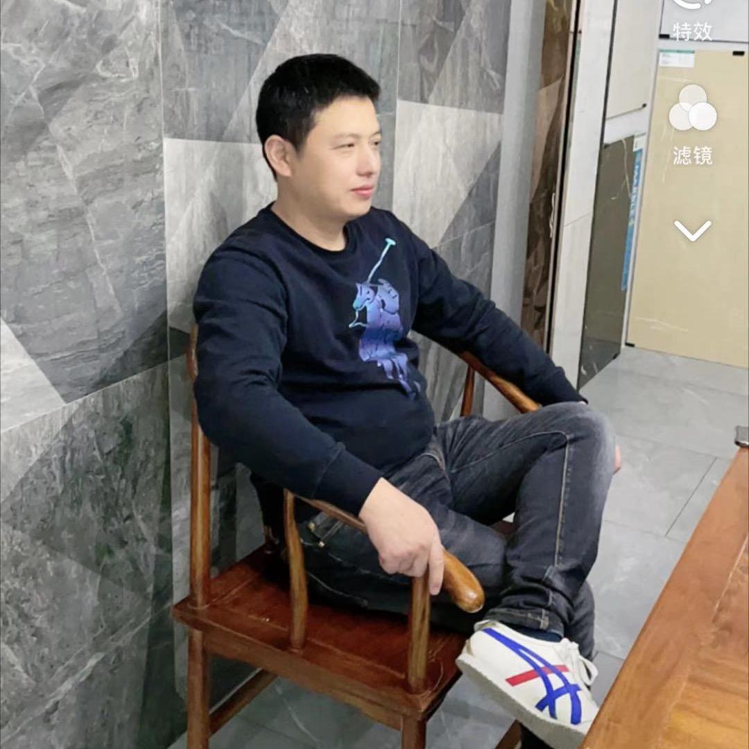 王根本（火锅店瓷砖供应商)