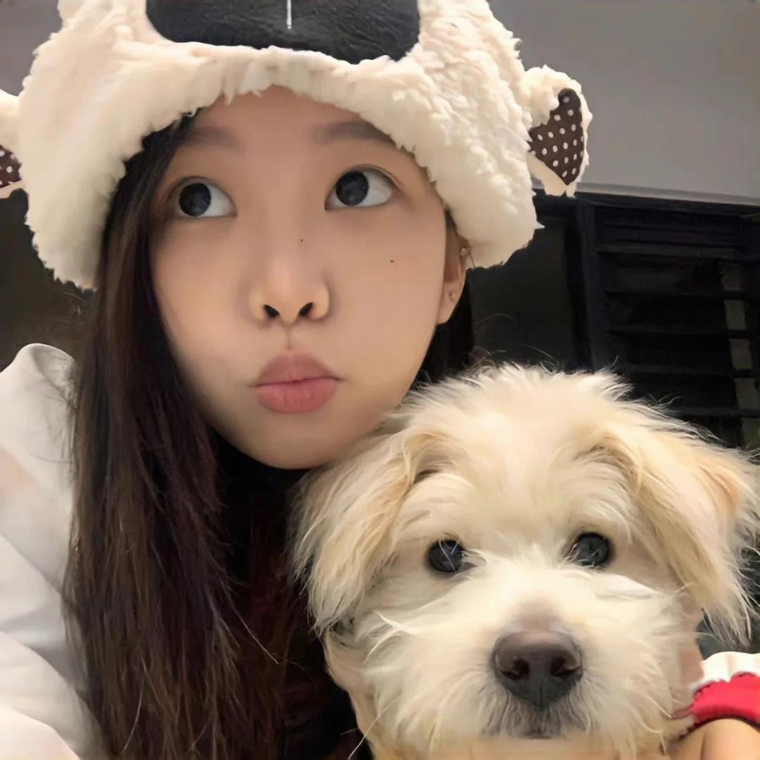 妍妍Zzz