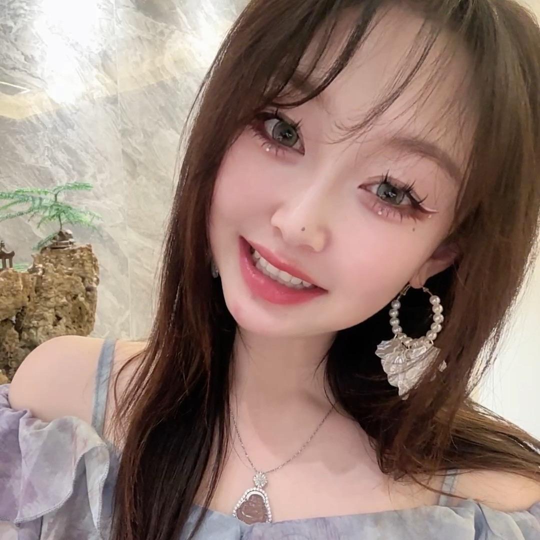 宅宅草莓粥🍓花涧一杯派对小酒馆