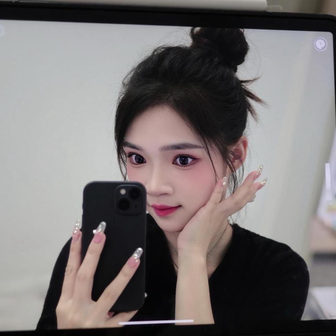 爱吃石榴吖
