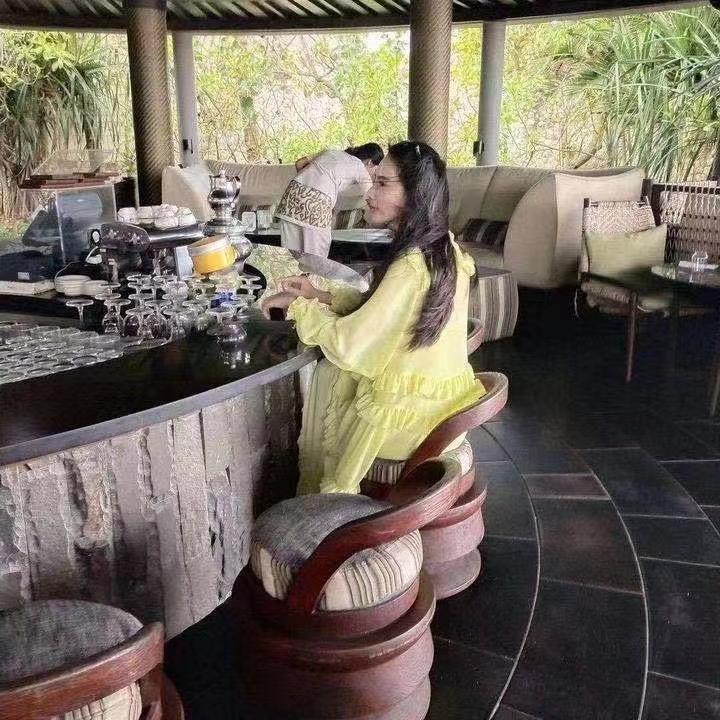 邵小姐