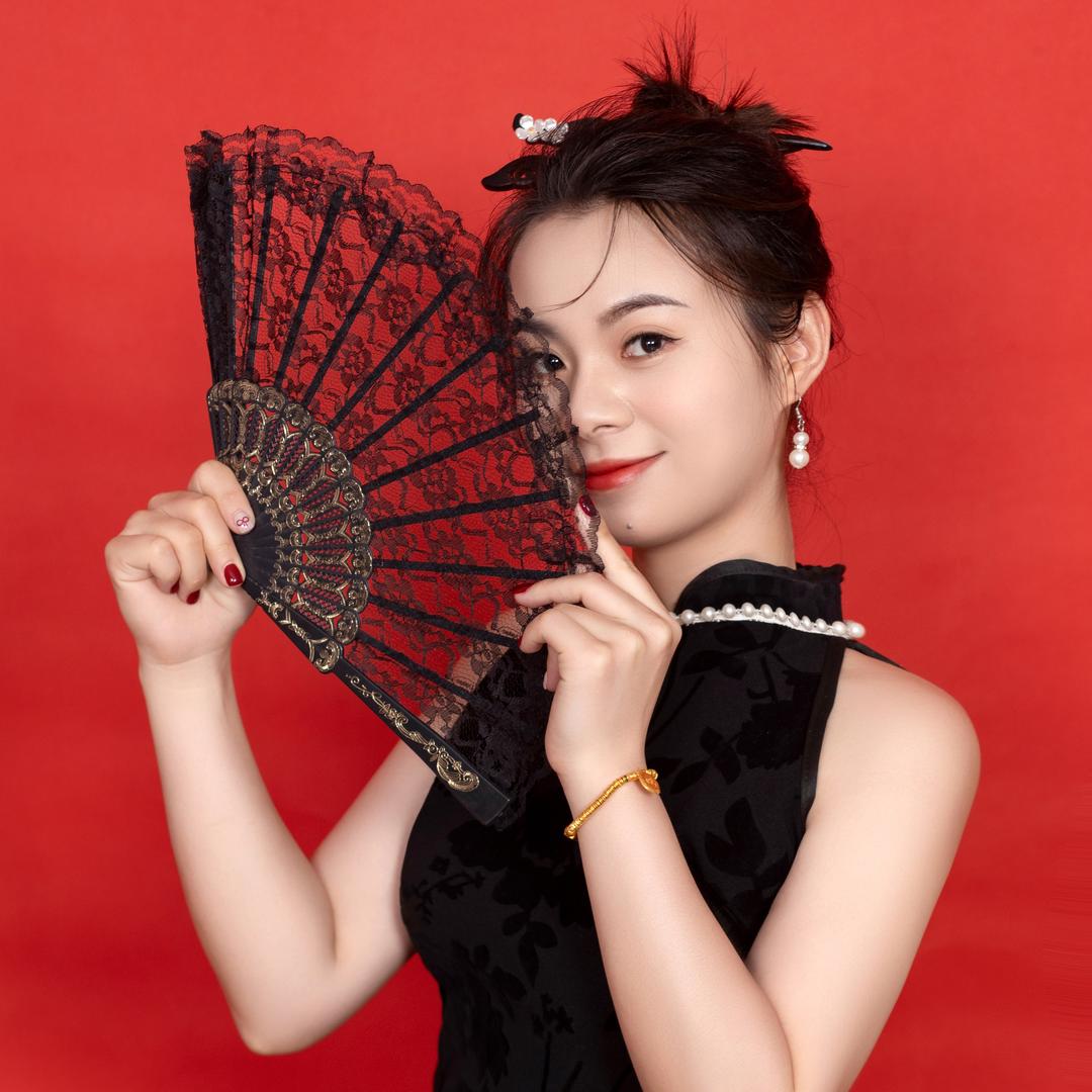 新理想数码老板娘