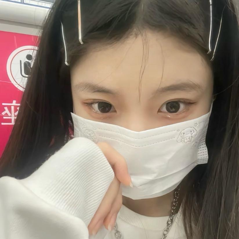 小江没钱啦.
