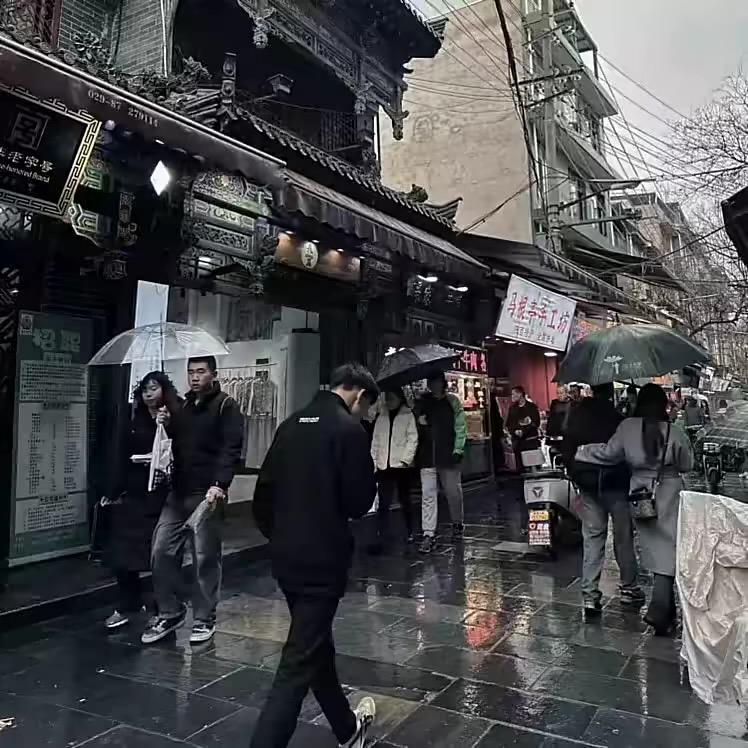 ぺ槿年巷的少年ɡe ꒰ঌ໒꒱