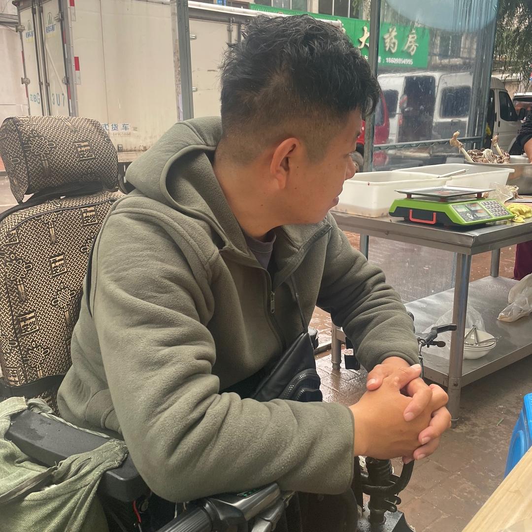 阿超.
