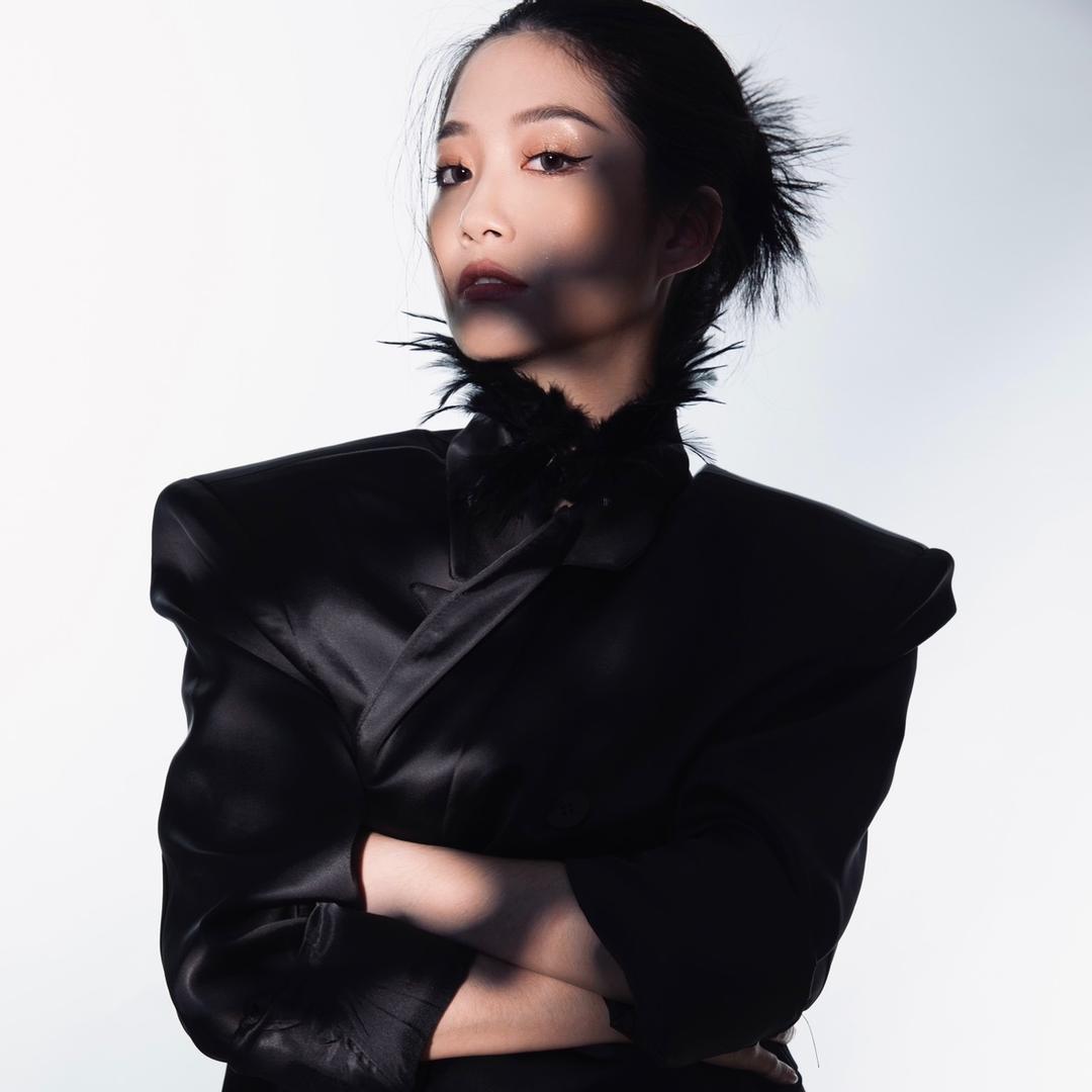 Lee李李−模特老师