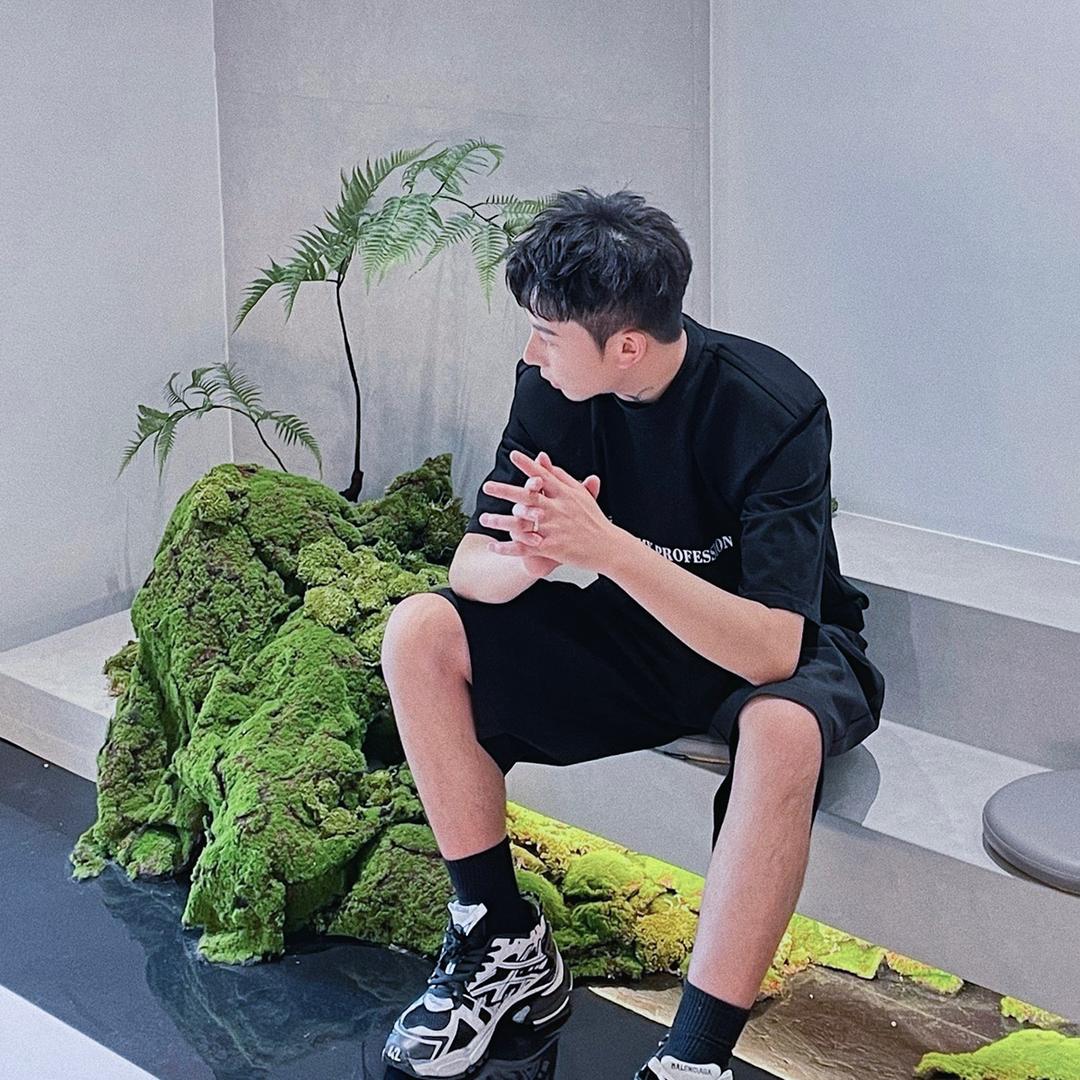 曲靖王嘉尔DL