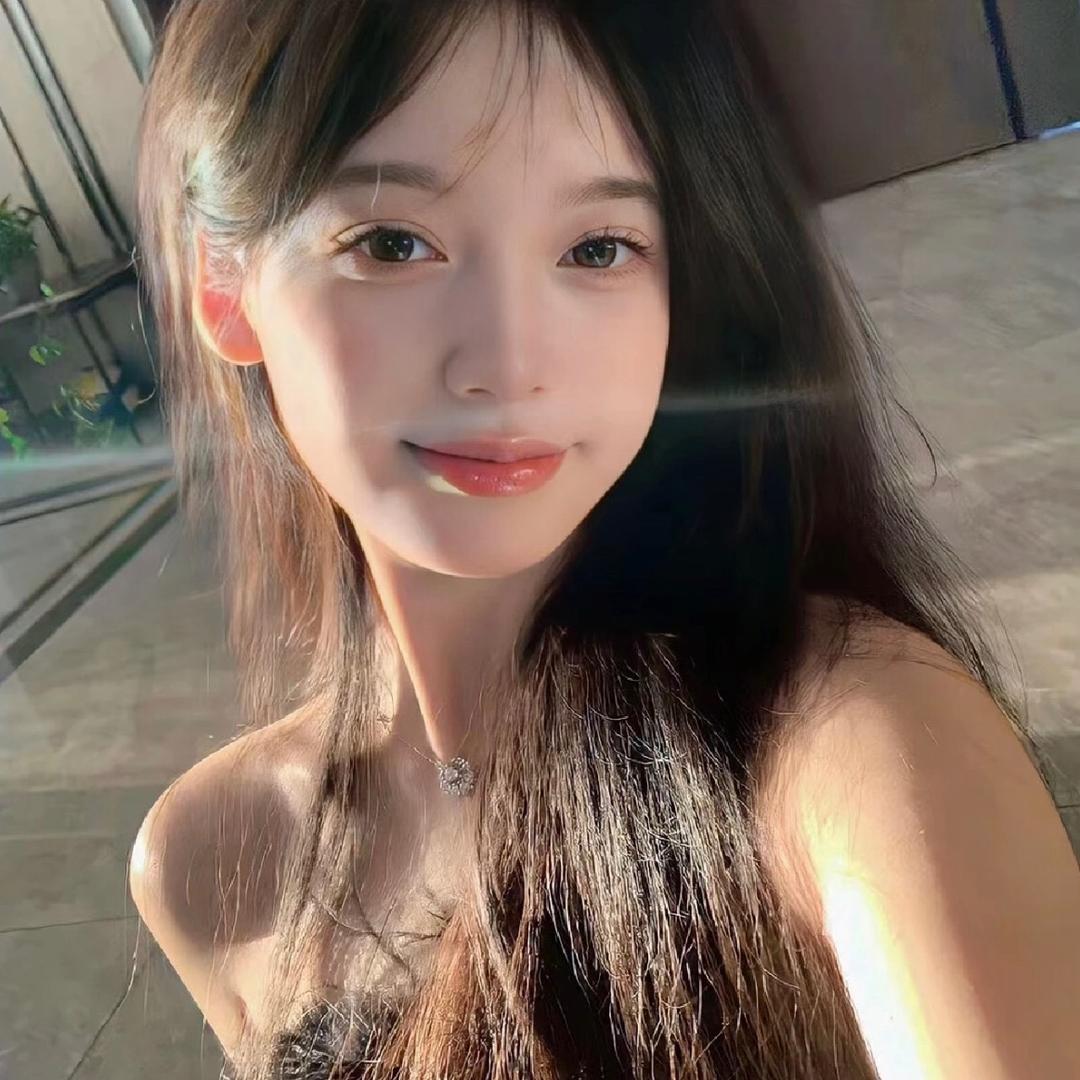 爱美的啵啵小猫🐱