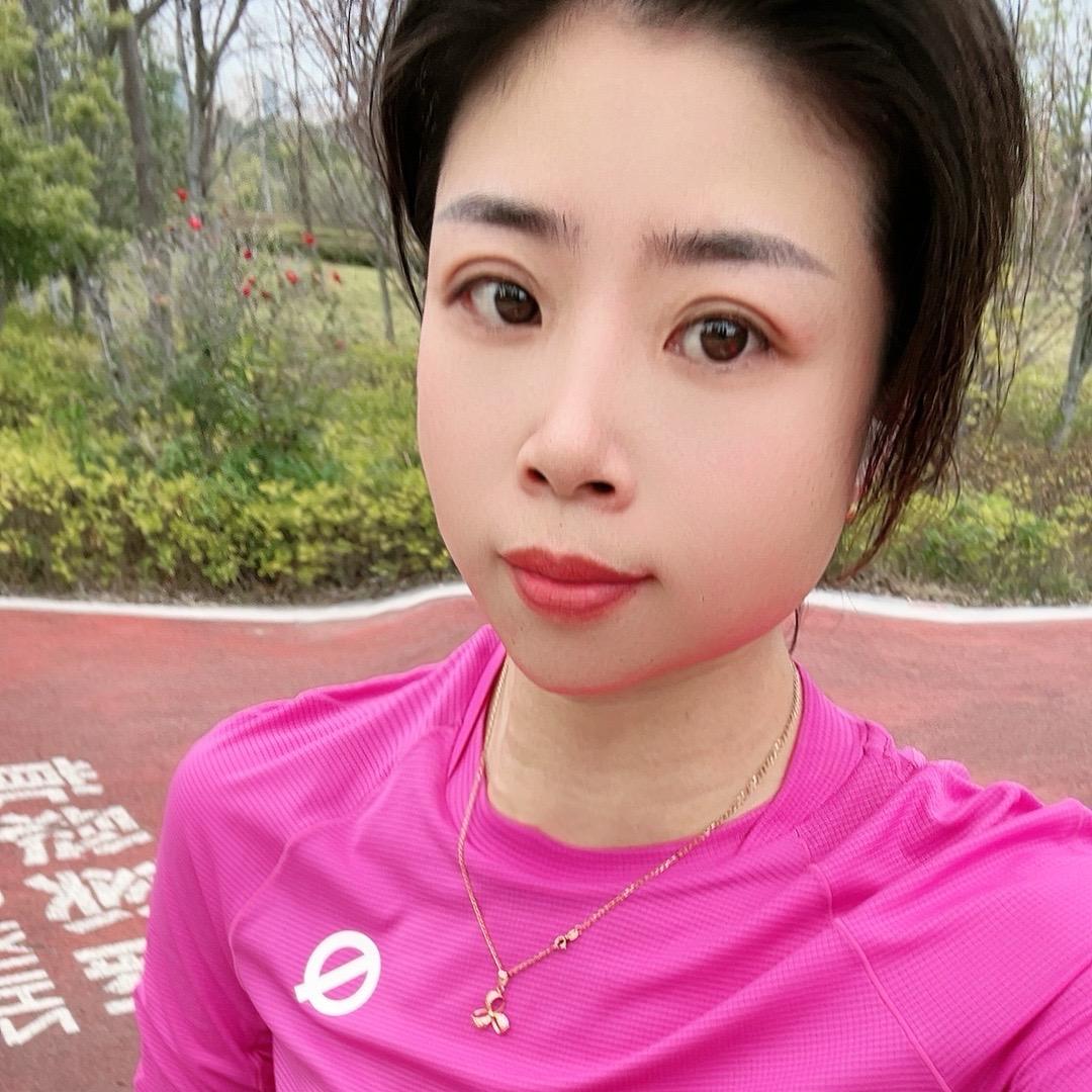 英子