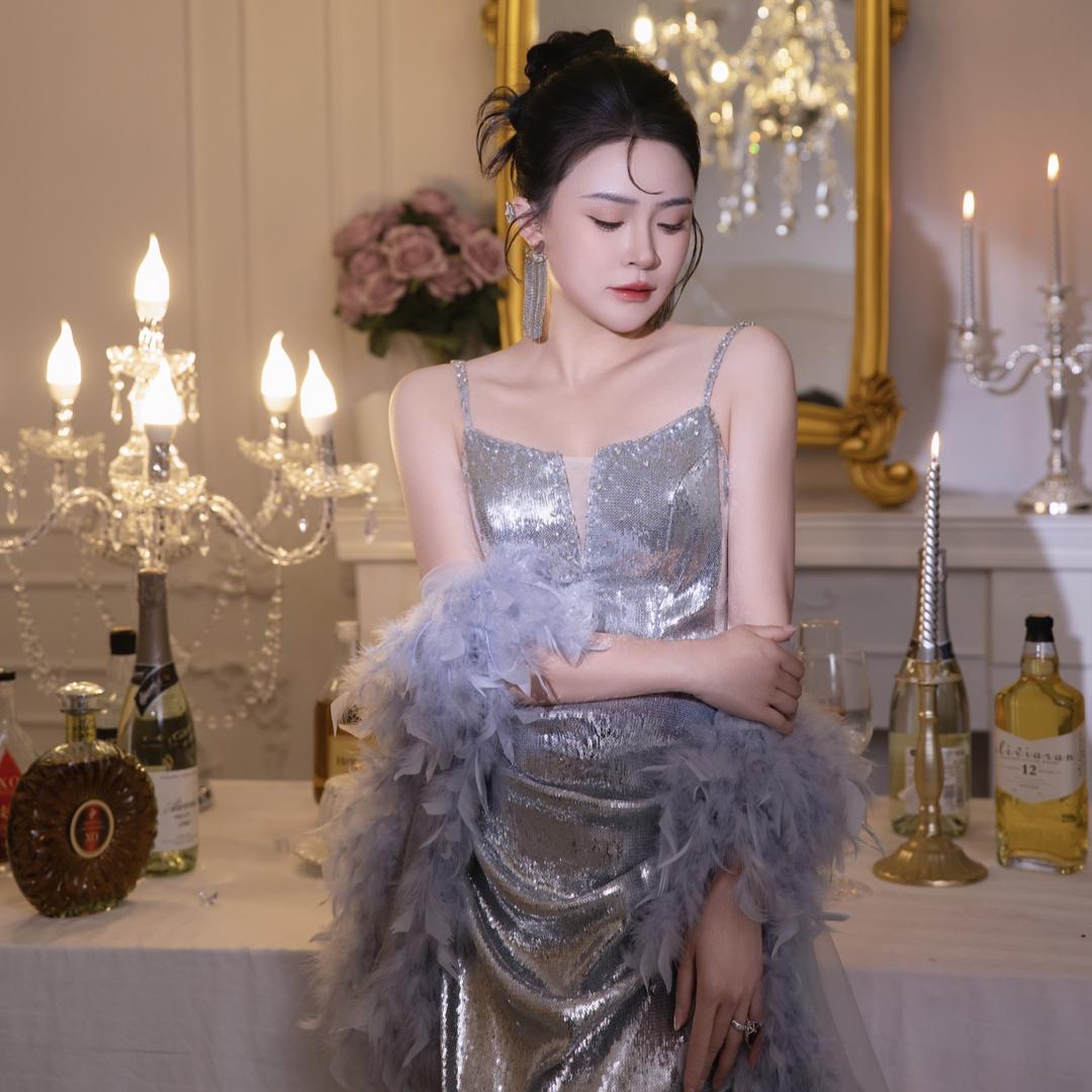 露姐夫妇
