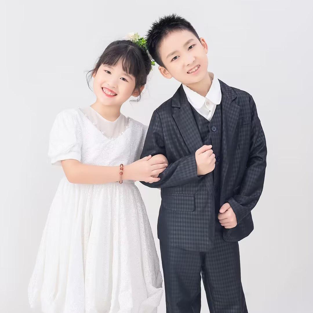 轩轩两兄妹