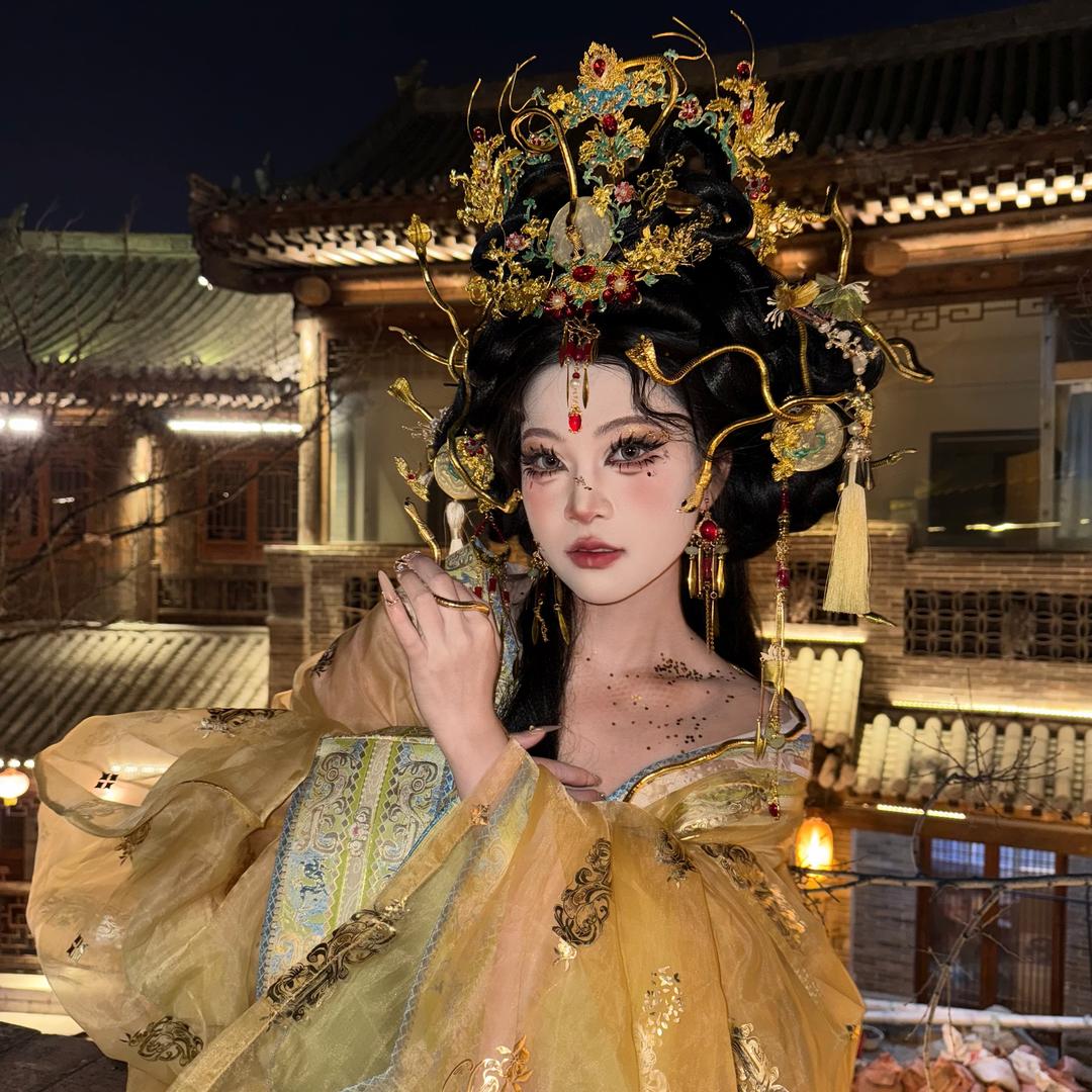 晴岚阁化妆师璐璐
