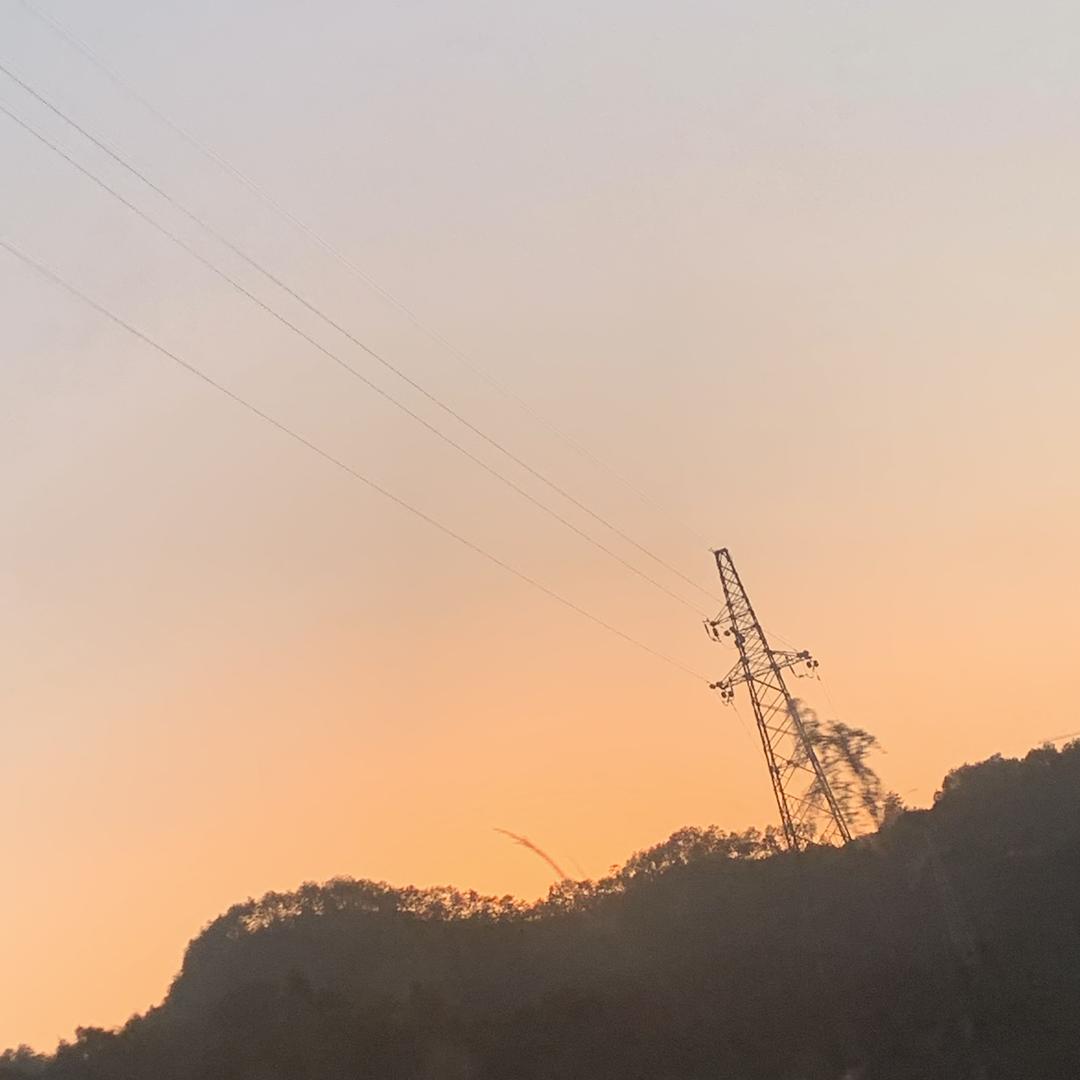 叼馋欧若风穿搭