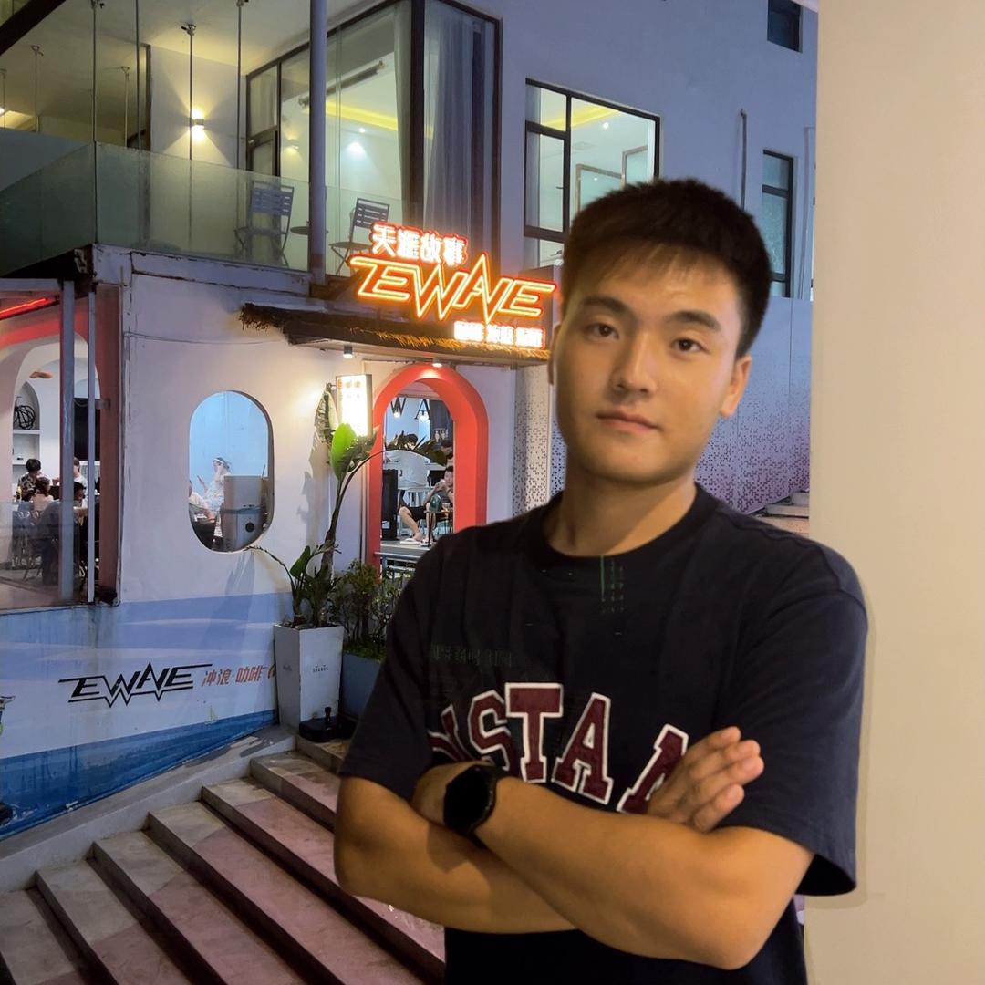 邦邦.