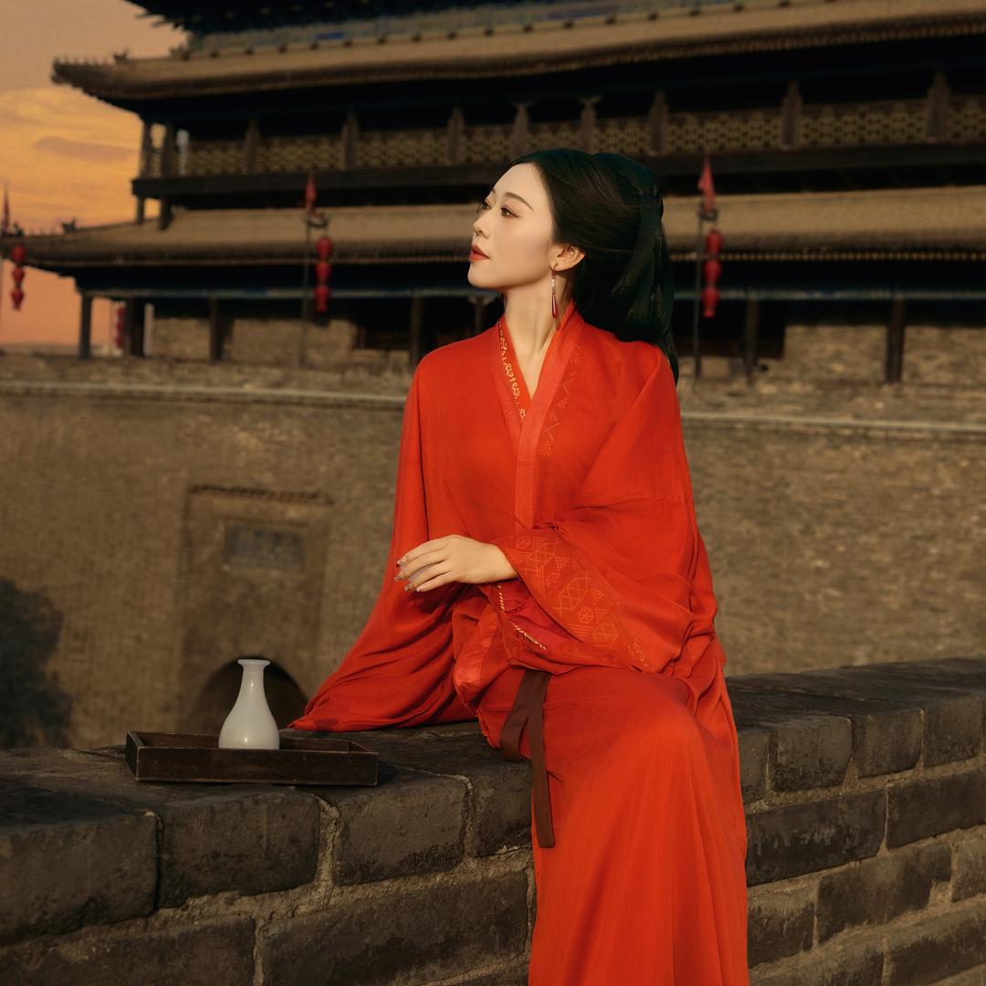 在江山开婚纱店的毛掌柜（觅.嫁衣）