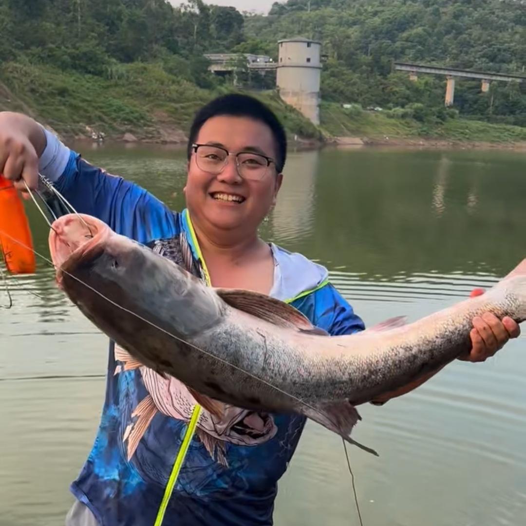 爱钓鱼的周森森