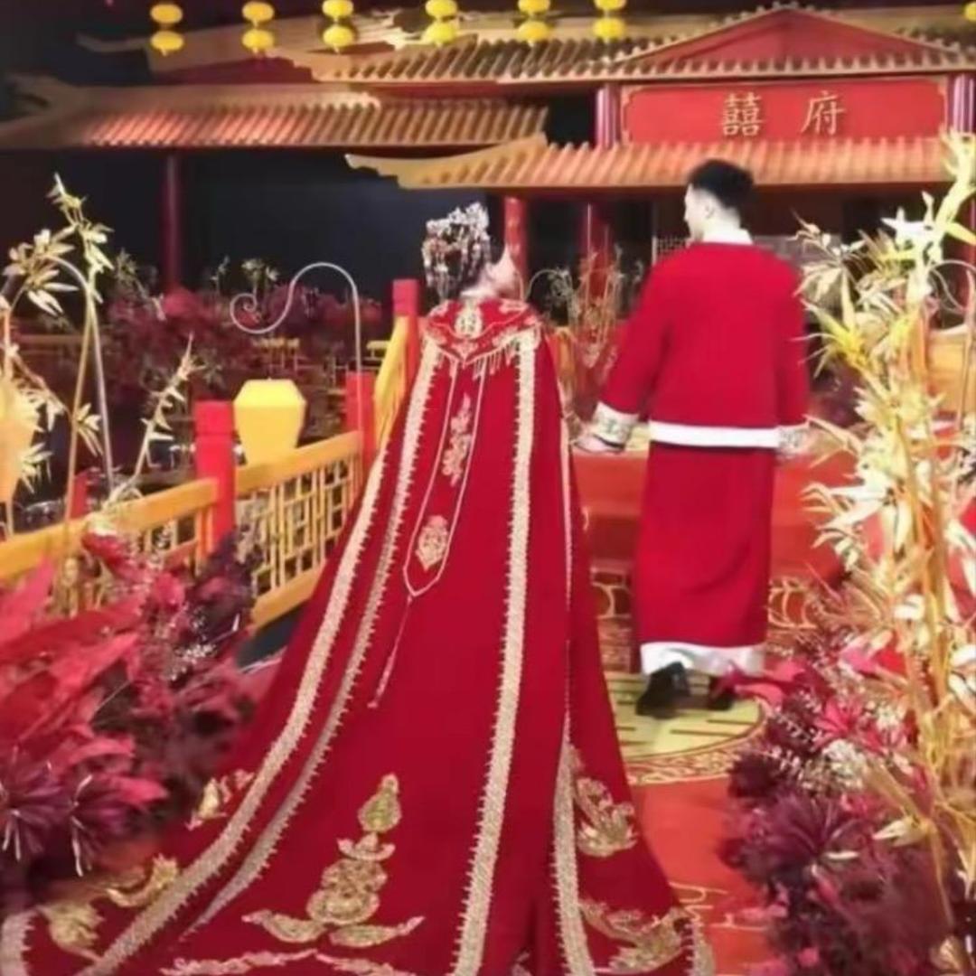 漠小曼外甥王泊凱婚礼现场助理