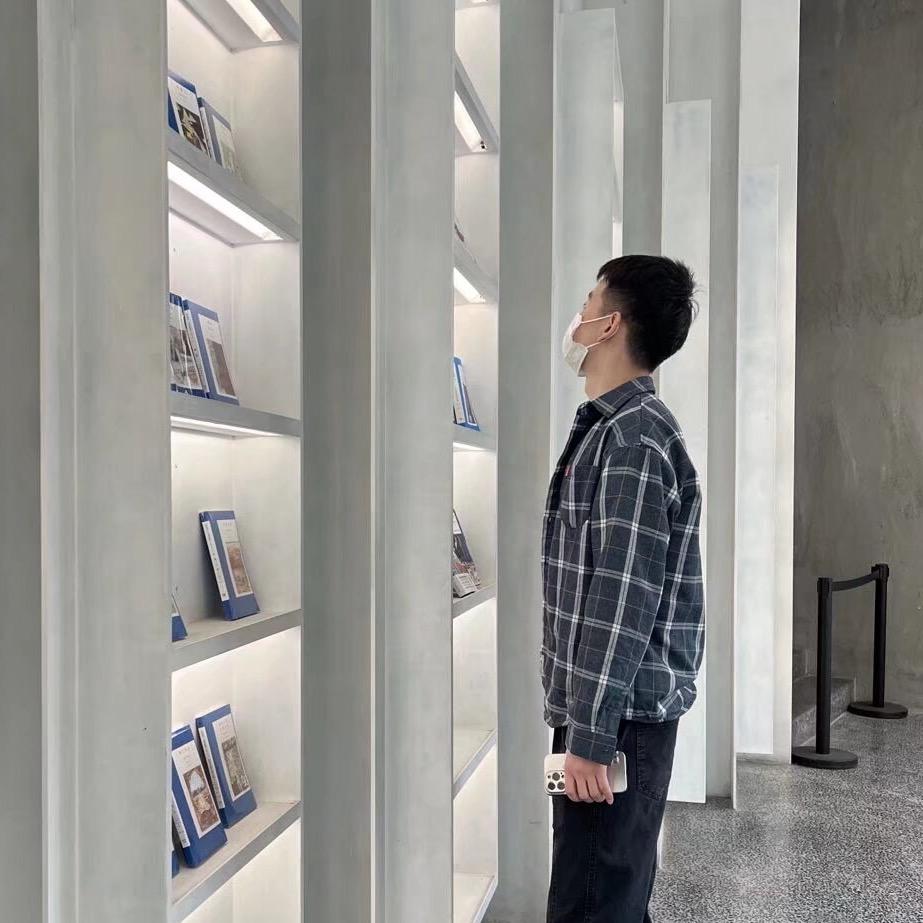 y，