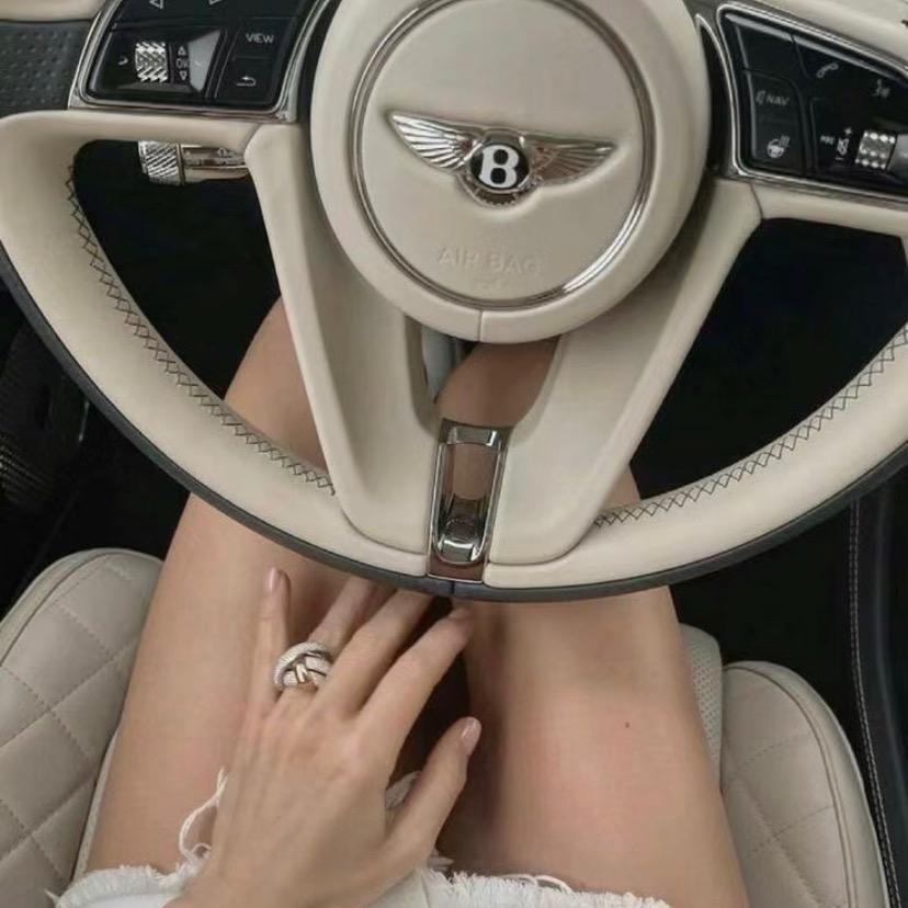 💰小富婆雨薇💰（林氏珠宝）