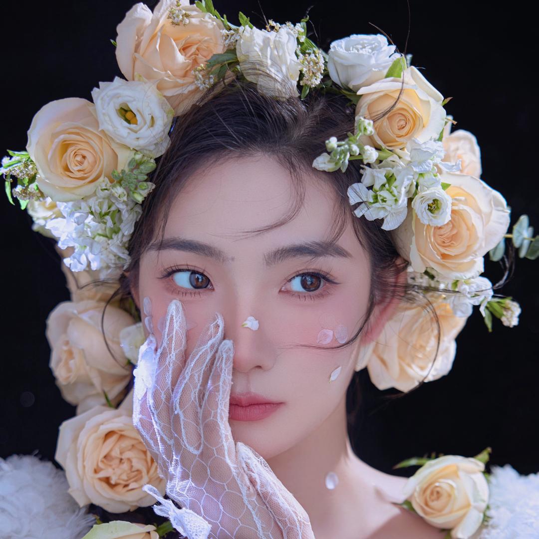 她