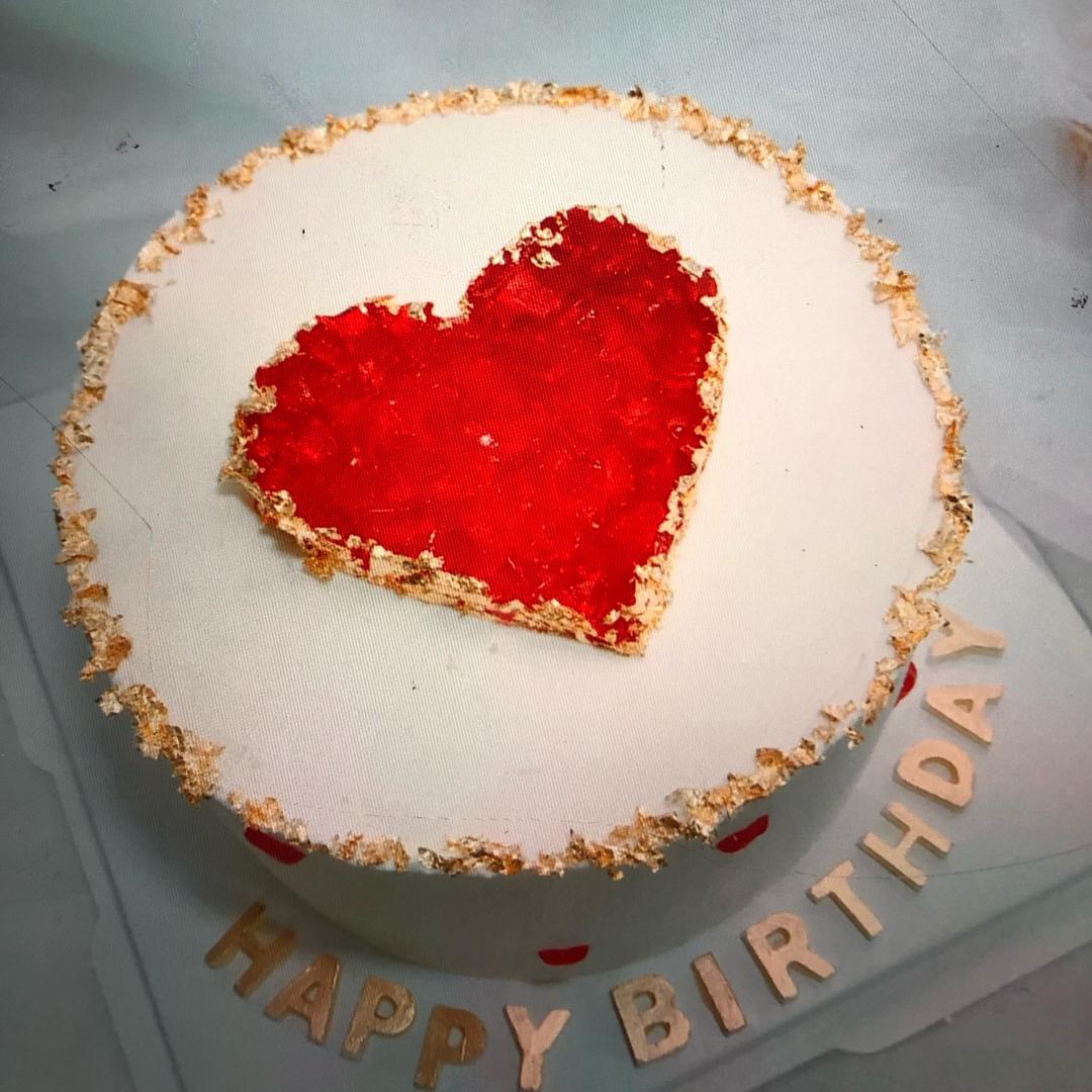 莲花做蛋糕的亭亭