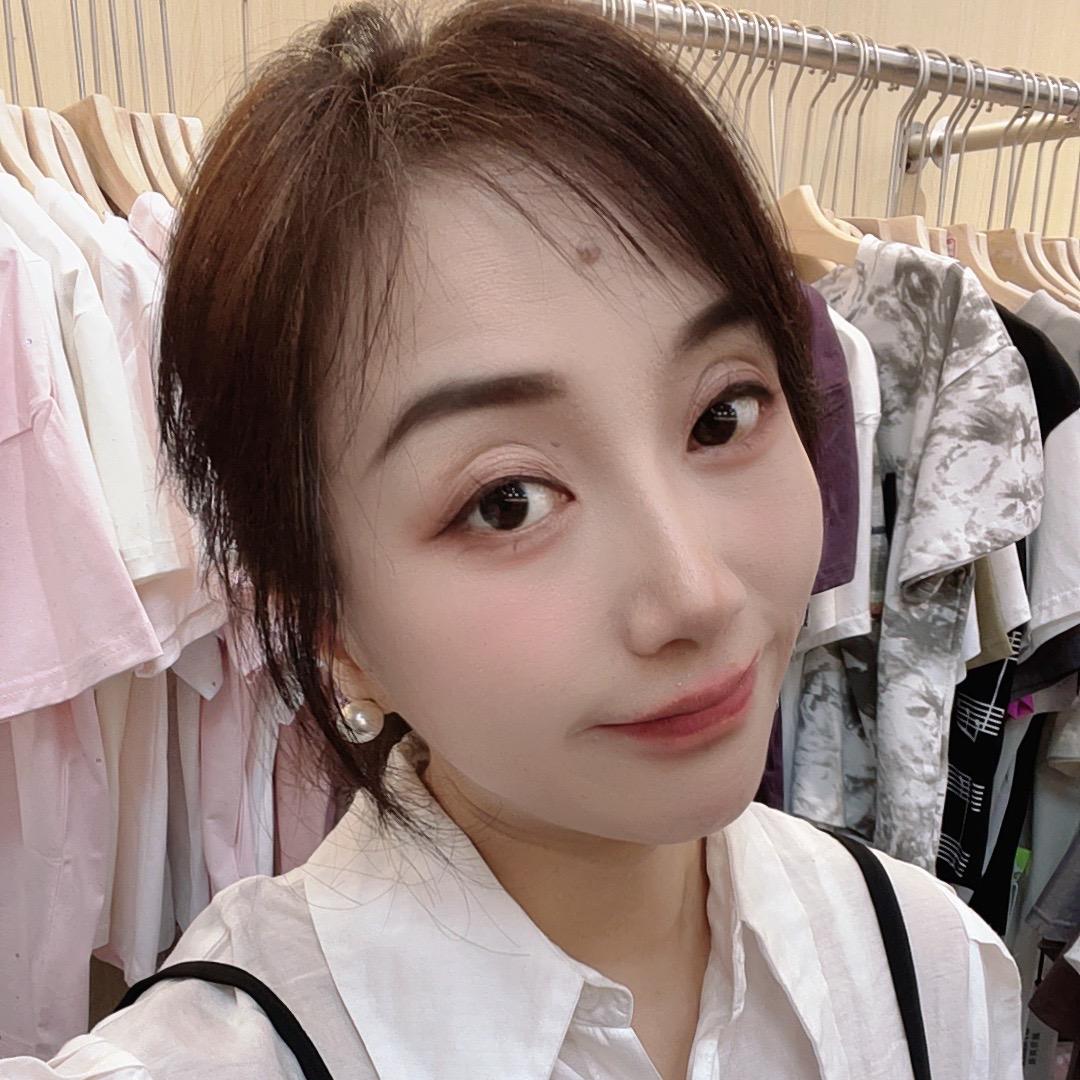 郑州糖果宝贝童装店直播间