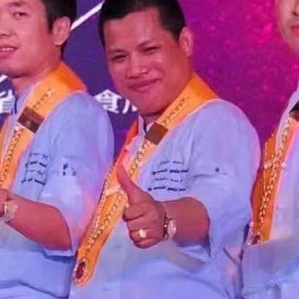 臭豆腐刷牛肉火锅