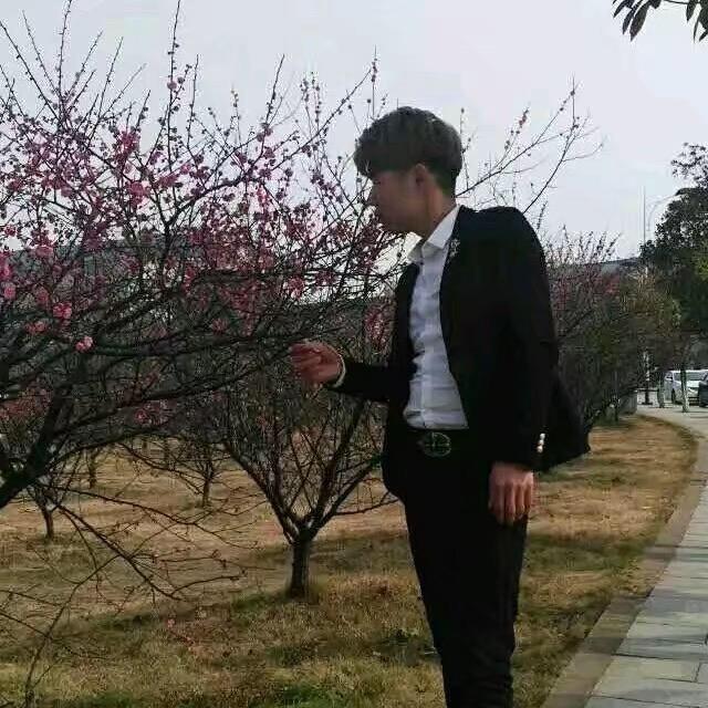 收头发的阿文