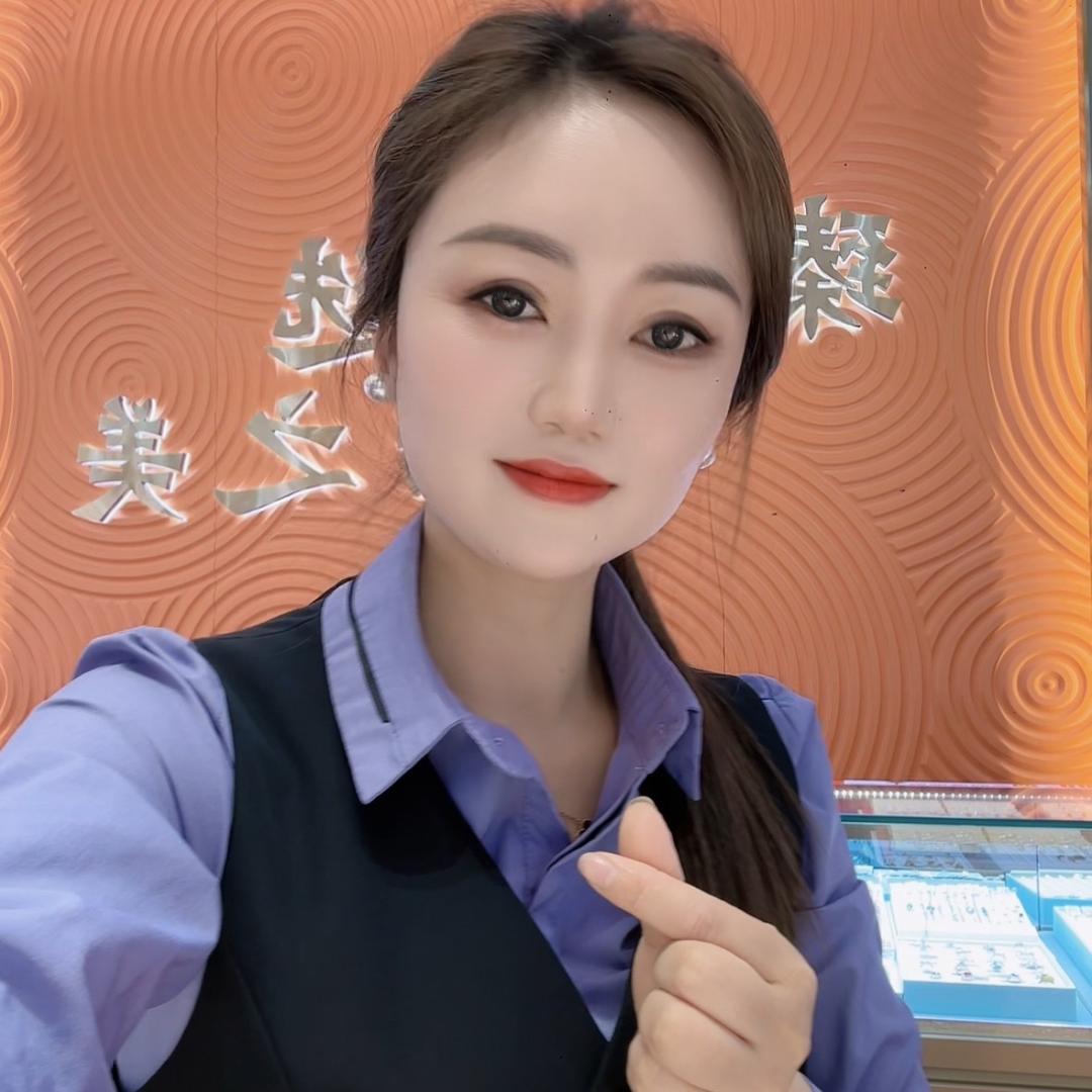 珠宝小姐姐