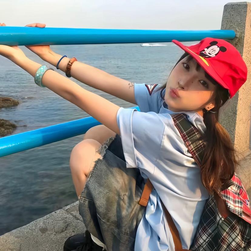 小小.