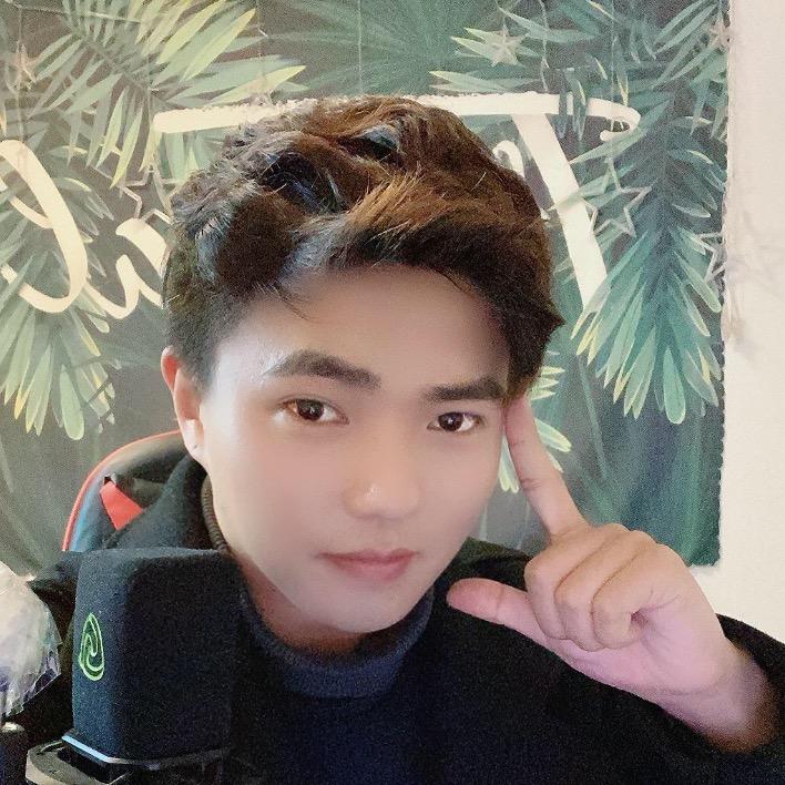 户外唱歌磊12月2号生日庆典（助手）