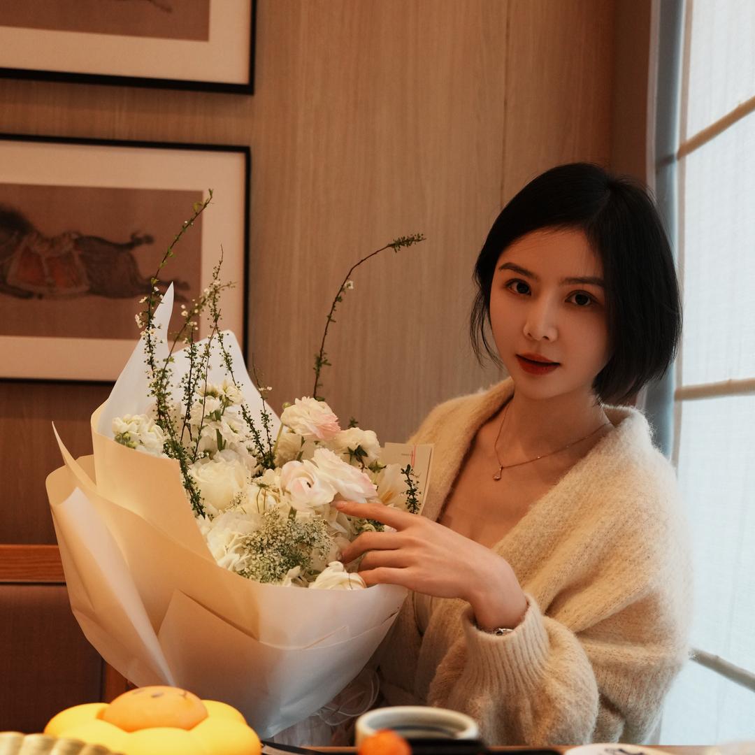 盈盈不想拍