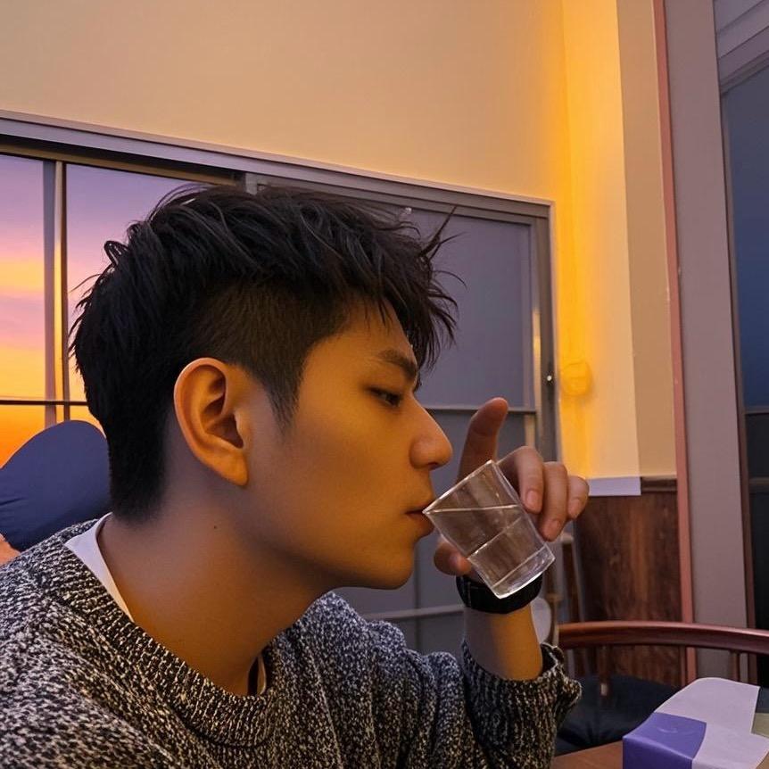 是个有趣的人😏