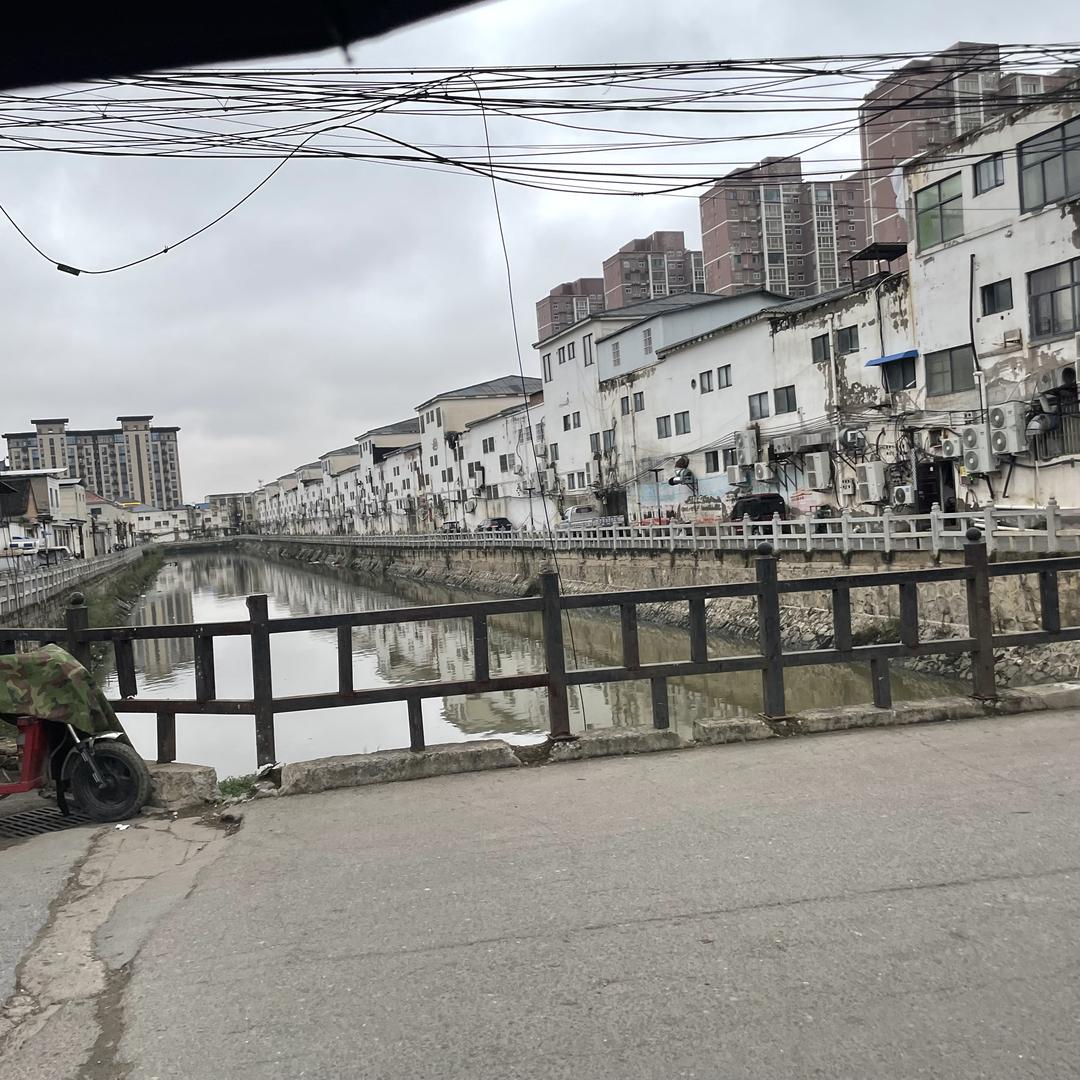 华府卤味摊